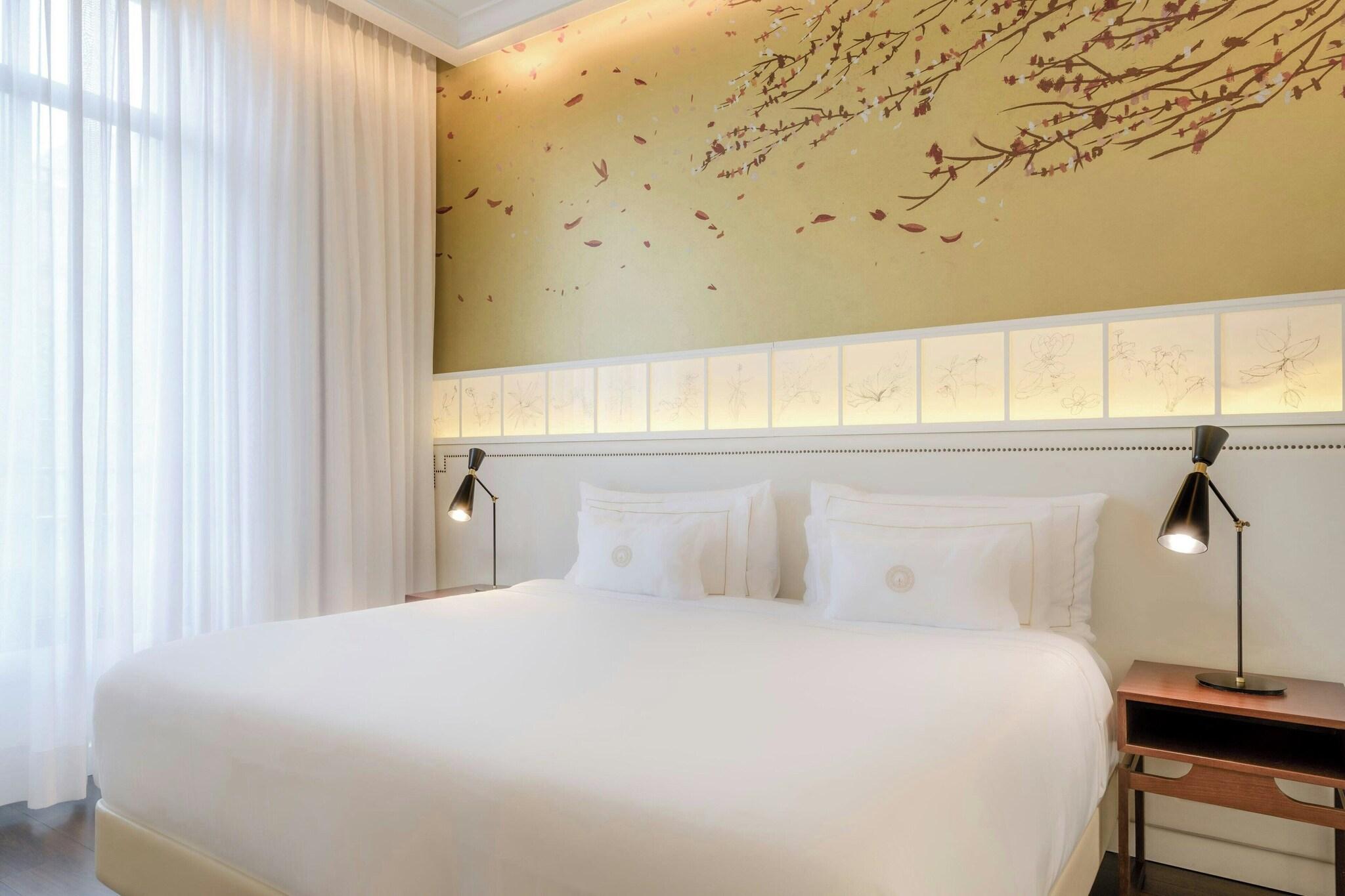 Junior Suite City View One Bedroom