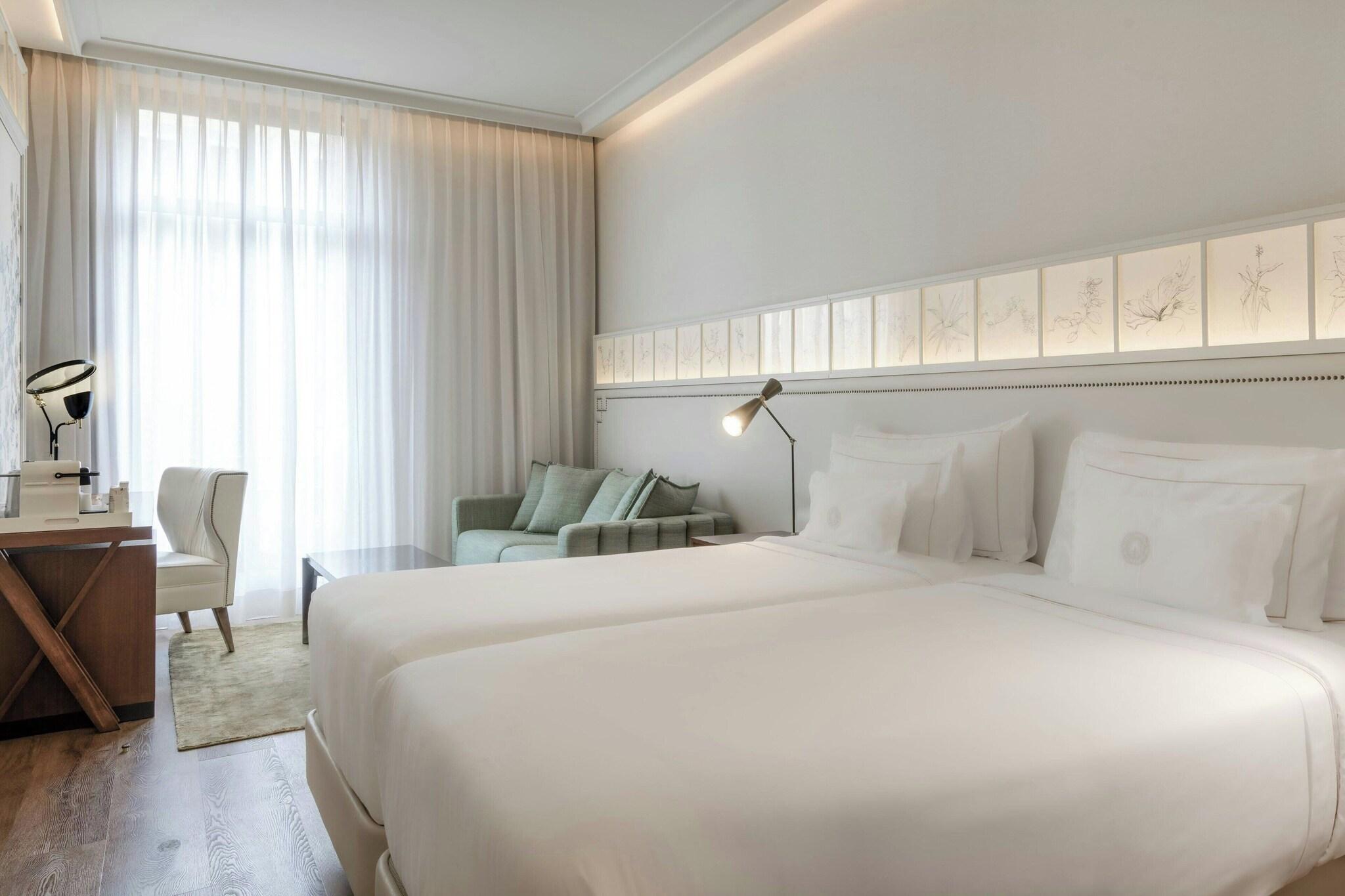 Twin Deluxe with Views