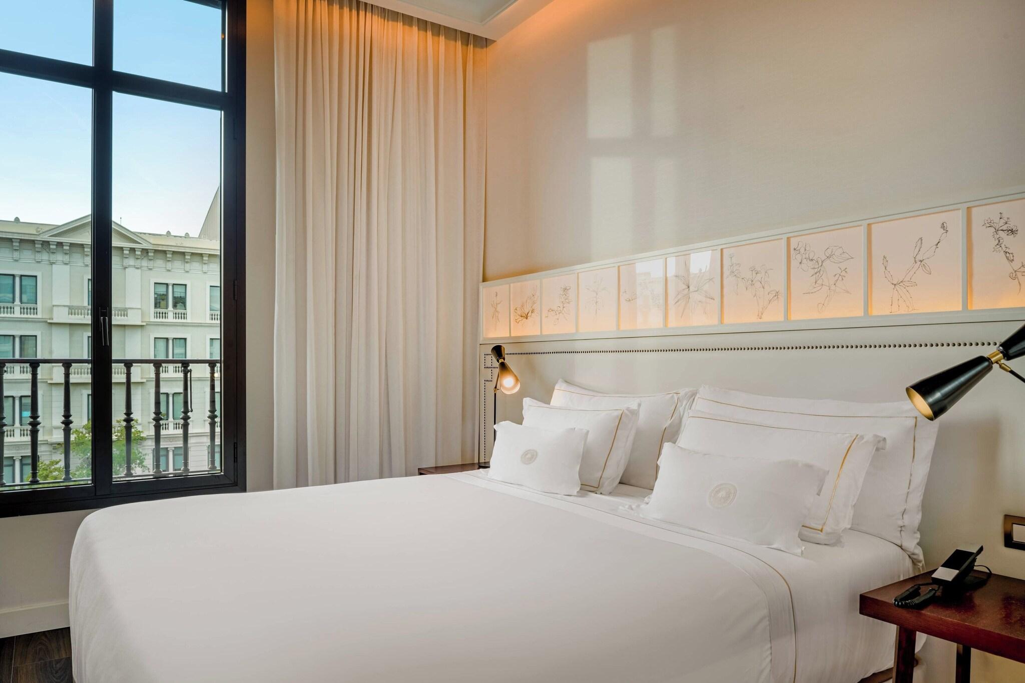 Double Deluxe Queen Bed