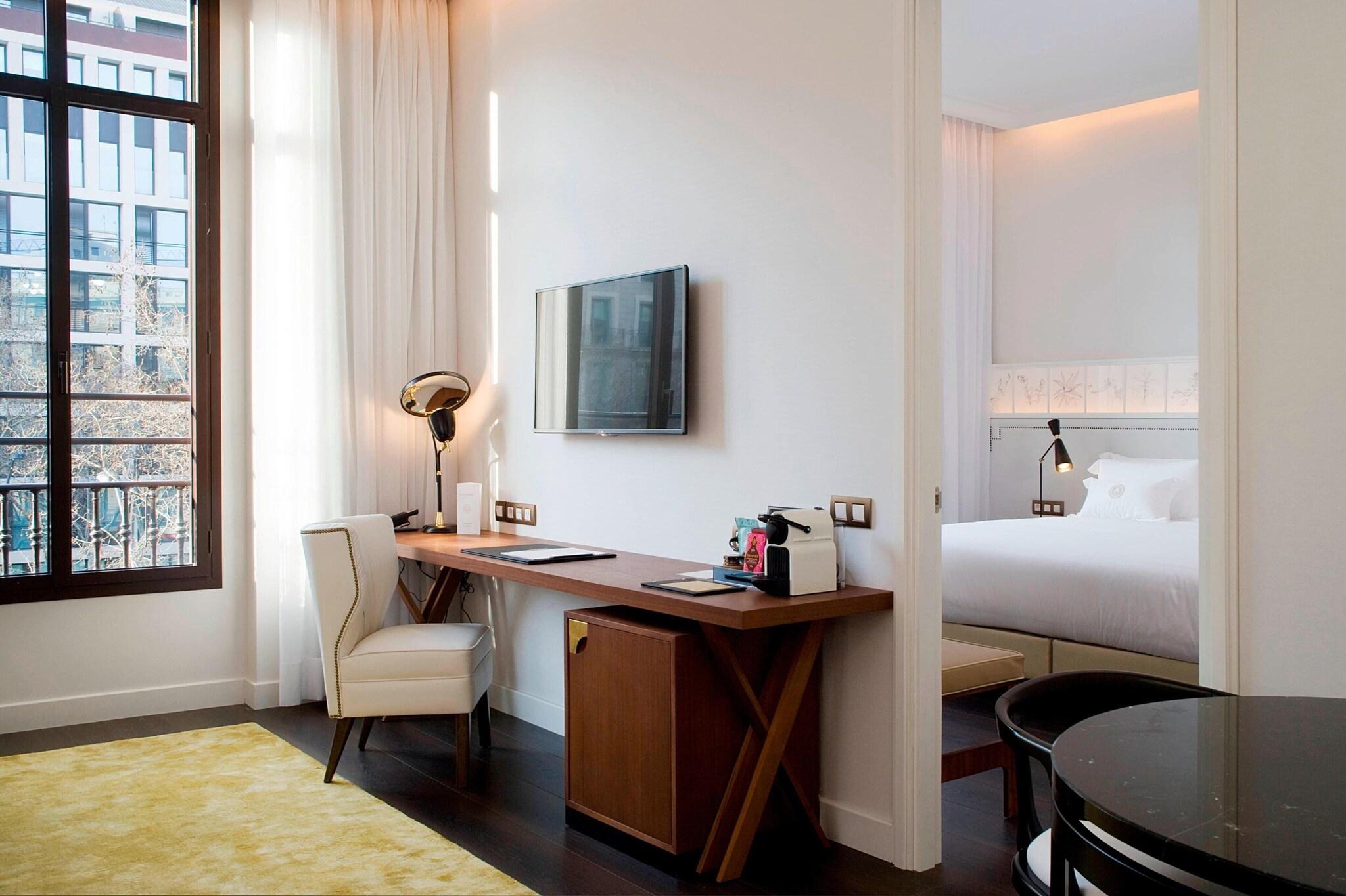 Junior Suite King Bed One Bedroom 