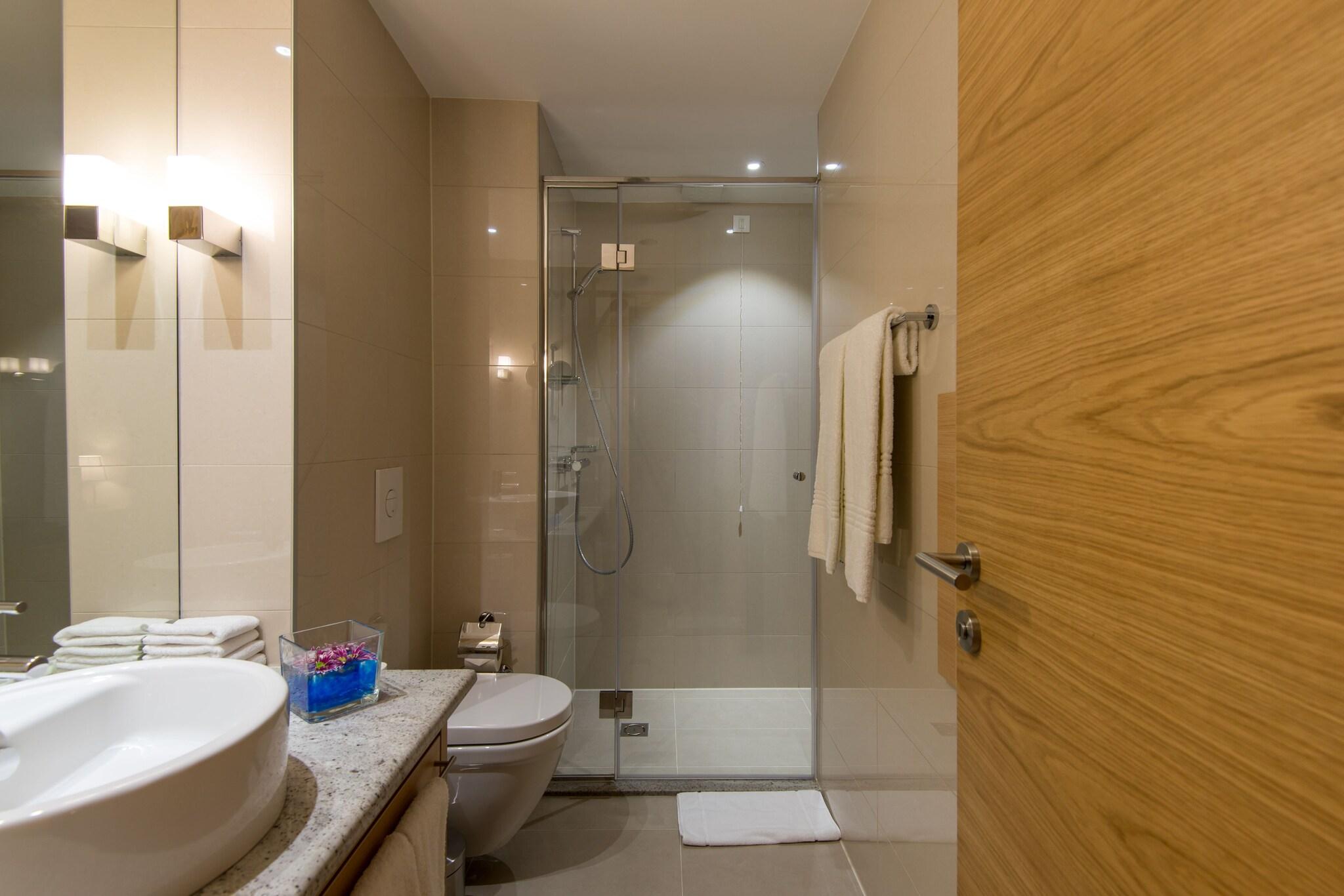 Suite City View King Bed