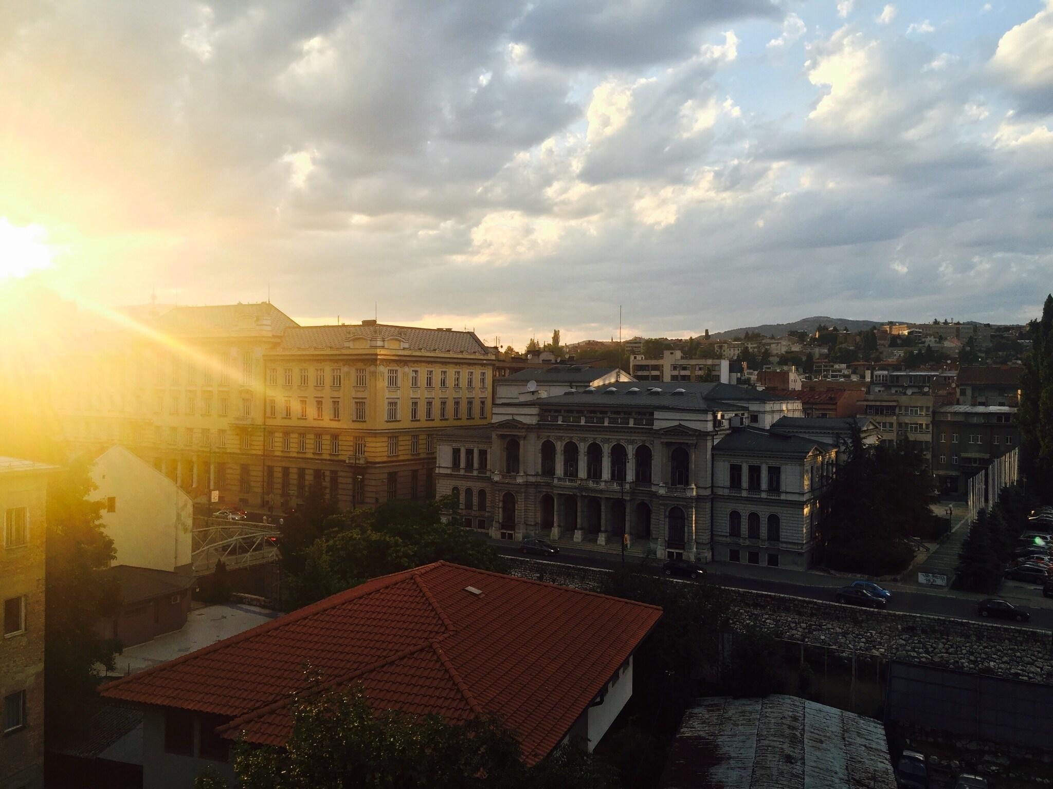 Suite City View King Bed