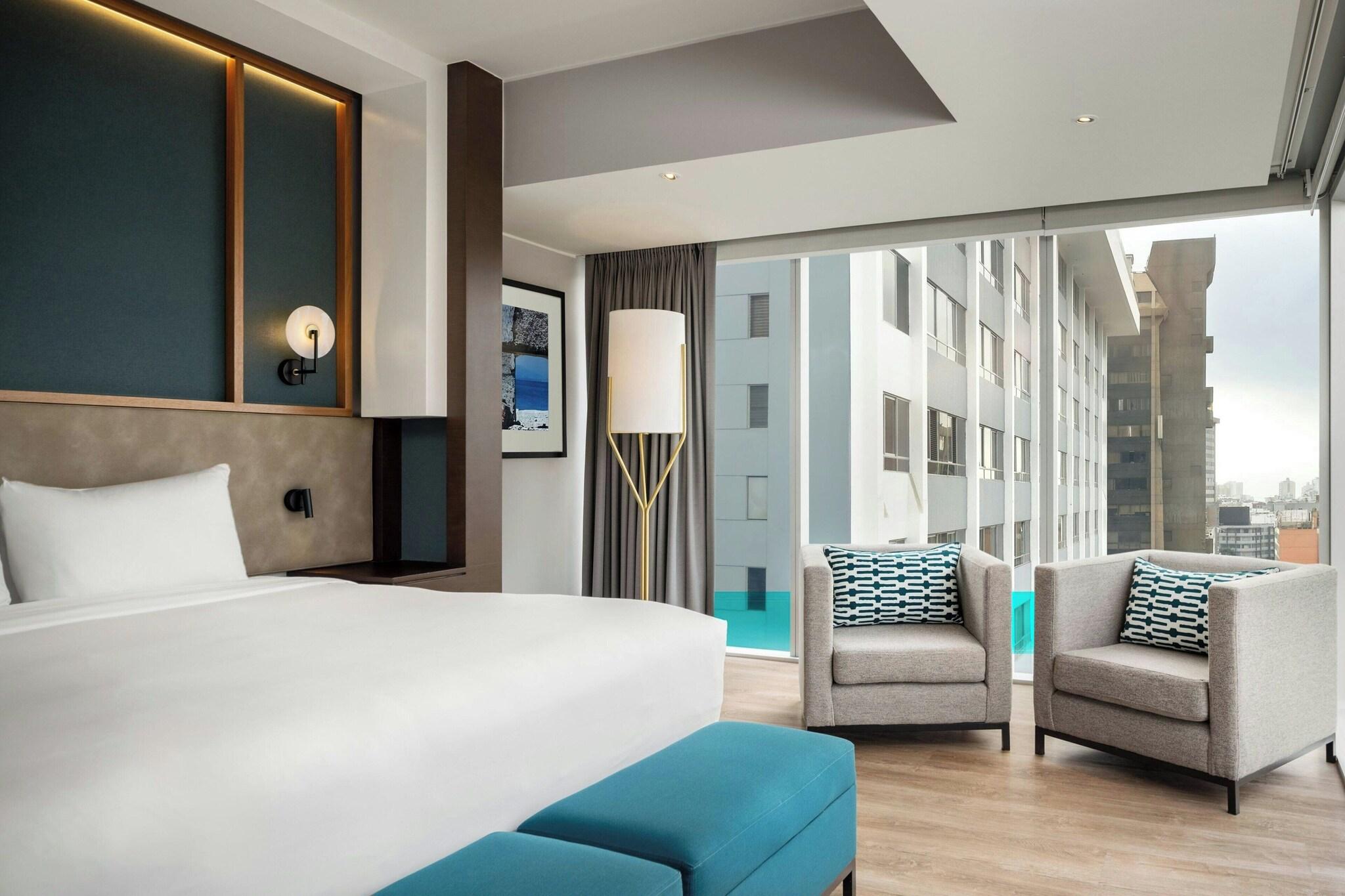 Suite City View King Bed