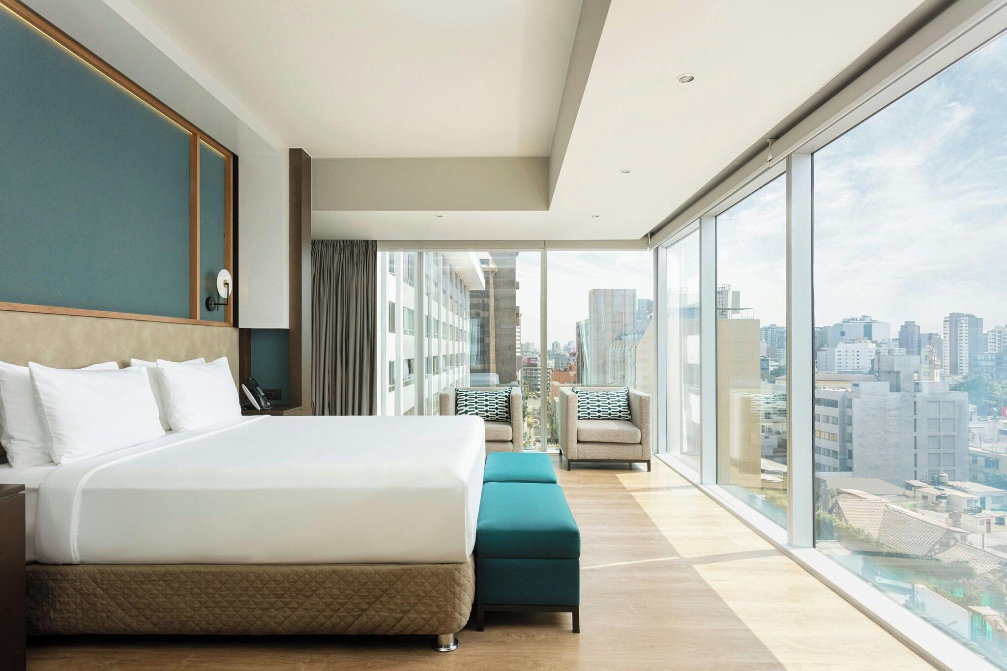 Suite City View King Bed