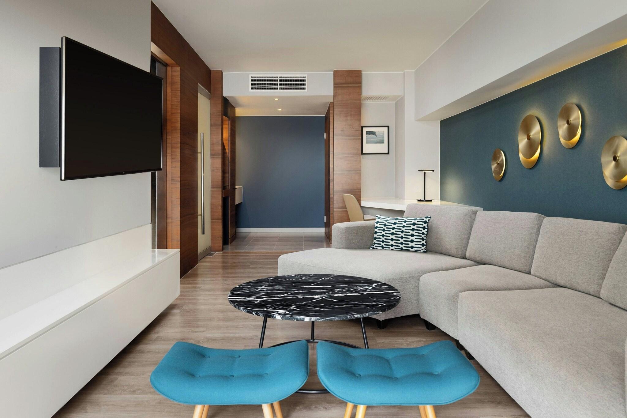 Suite City View King Bed