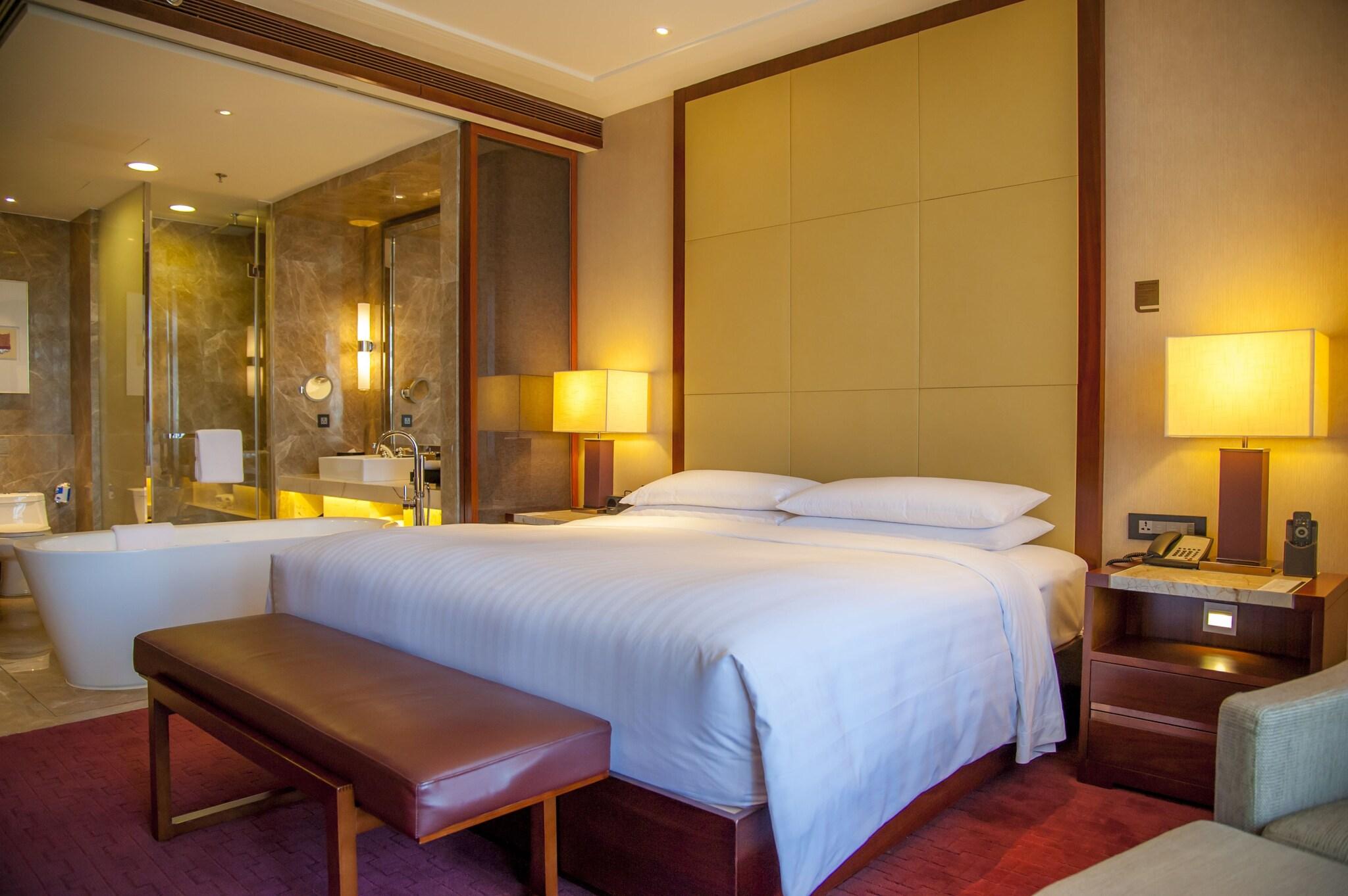 Double Deluxe Queen Bed