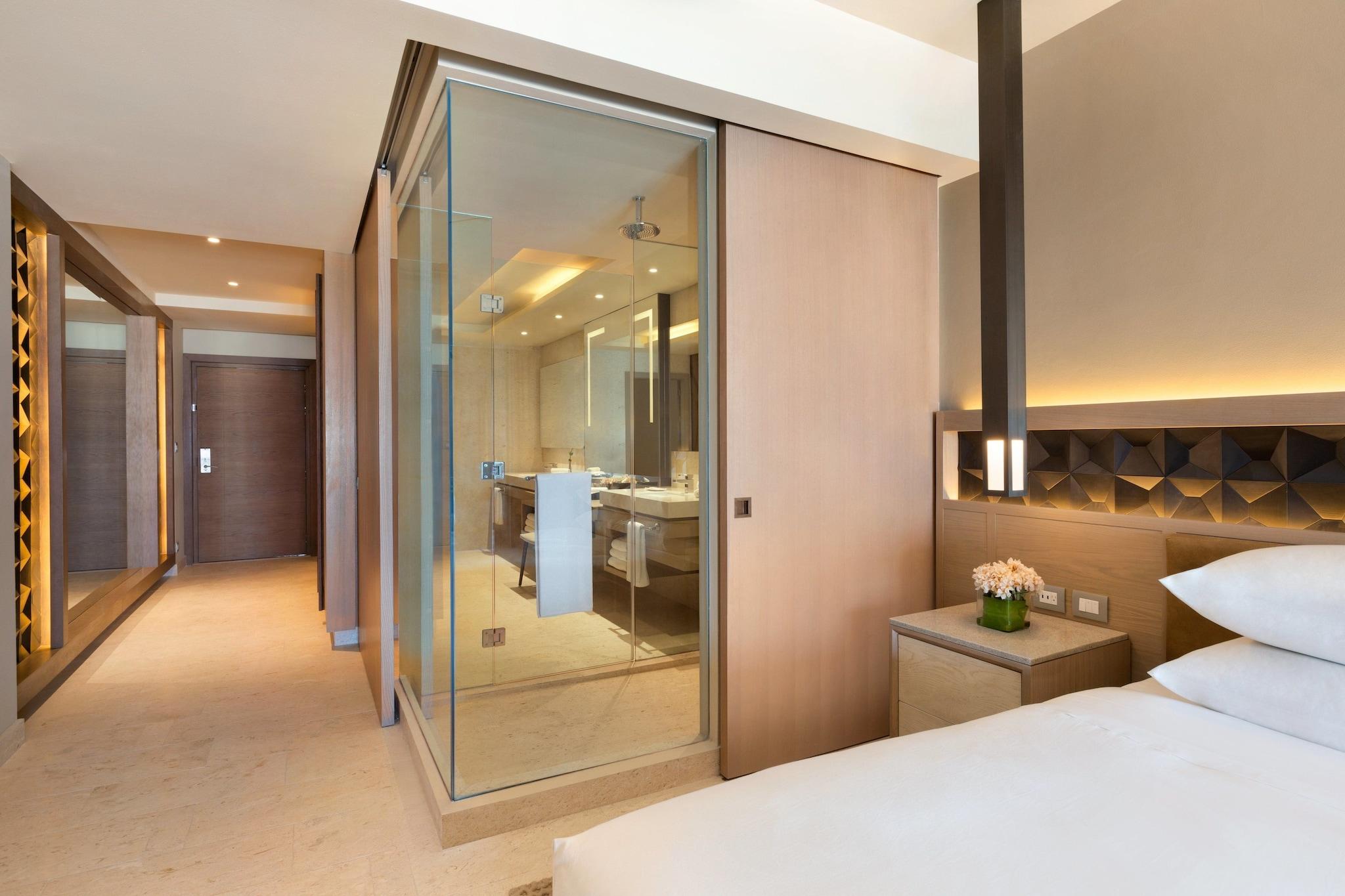 Double Club King Bed