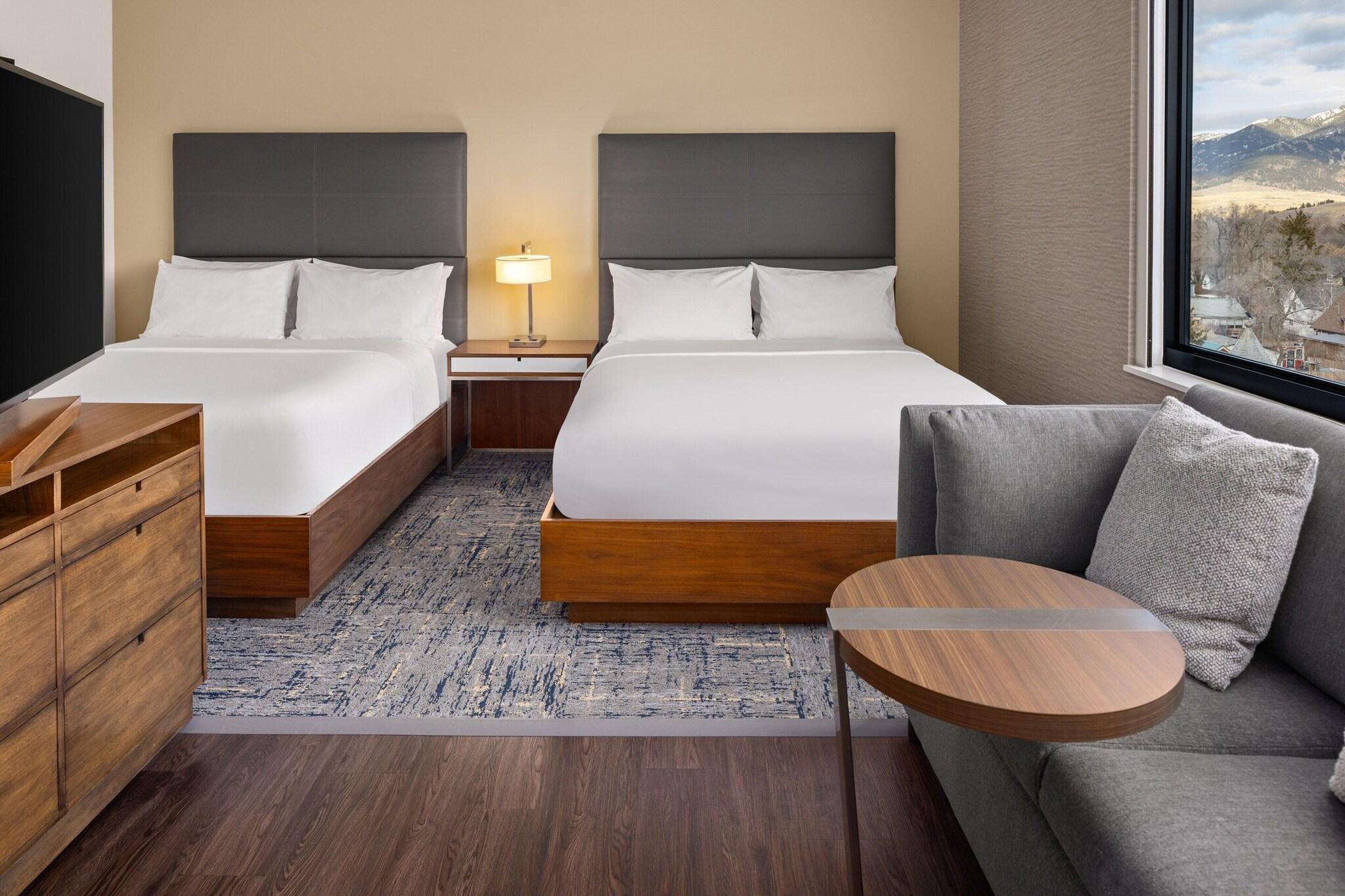 Studio Two Queen Beds