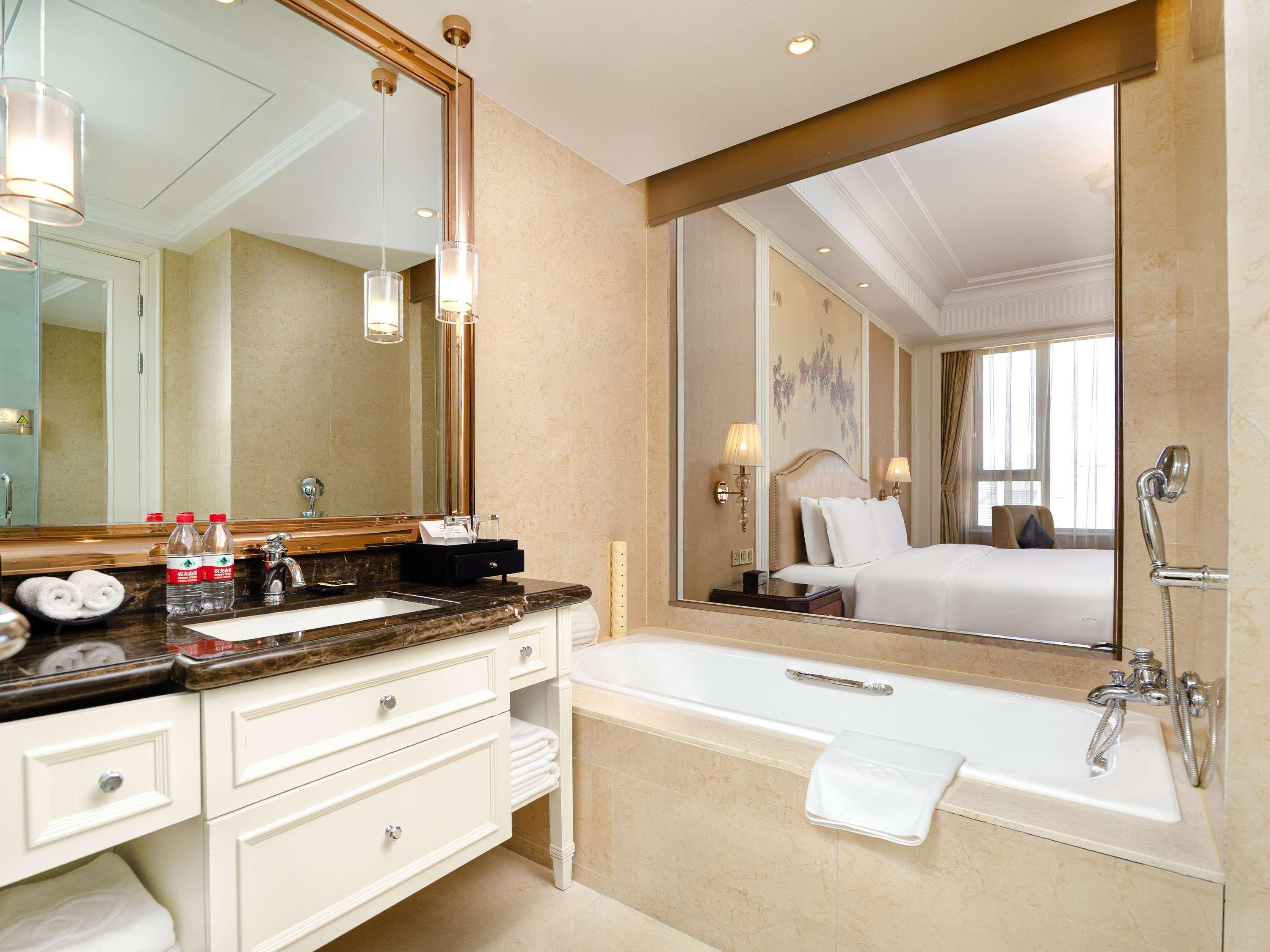 Double Superior King Bed