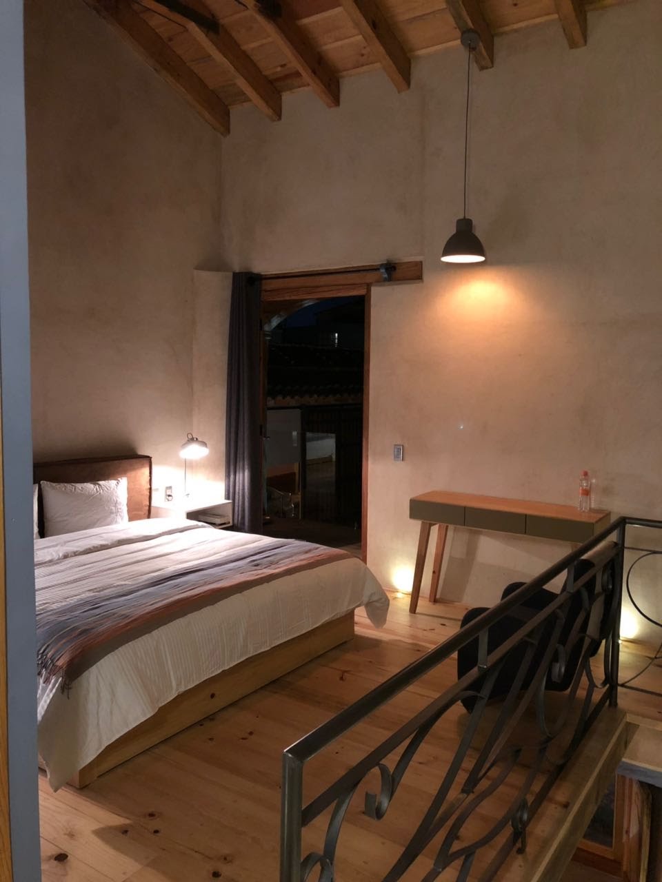 Apartment King Size Bed