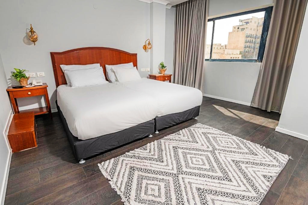 Double or Twin One Bed