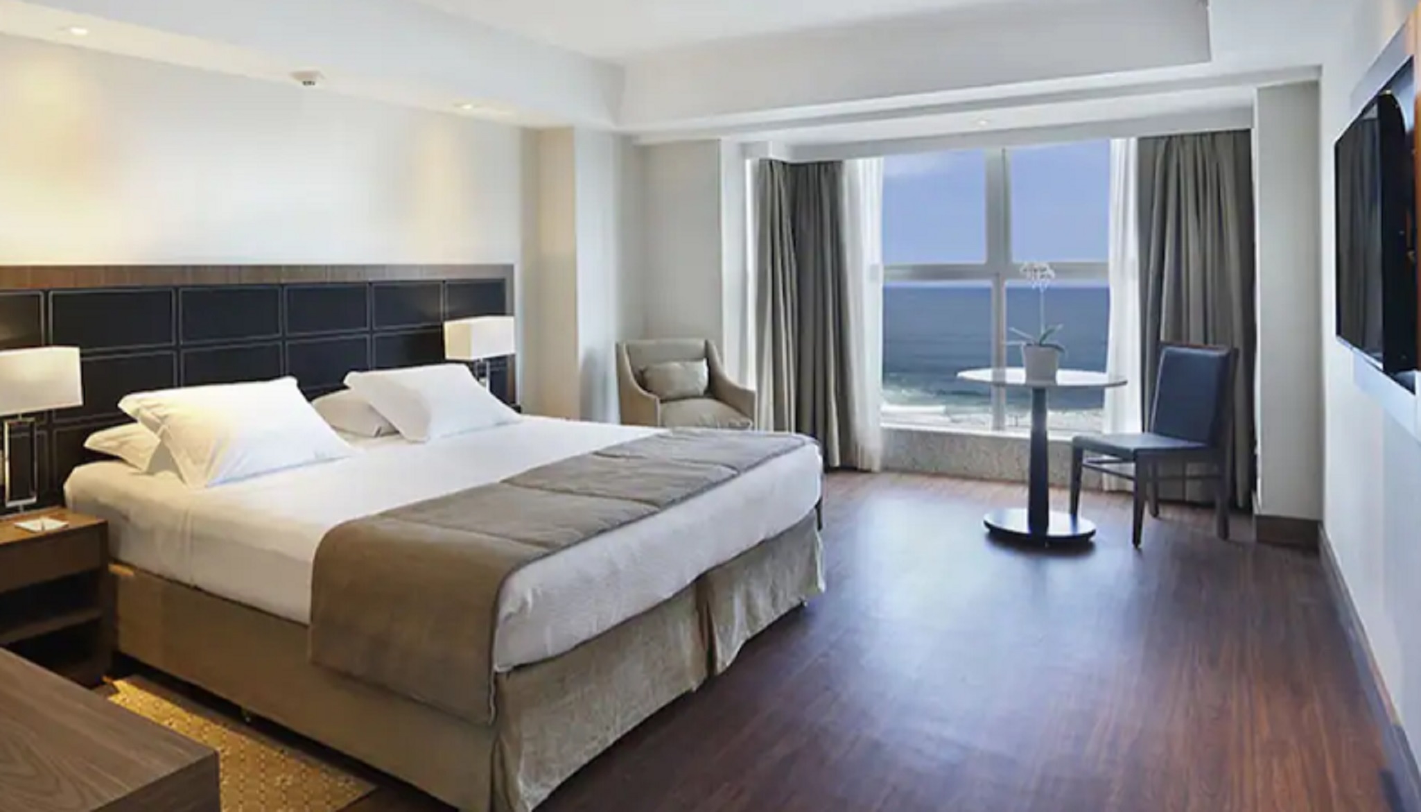 Single Superior Ocean Front