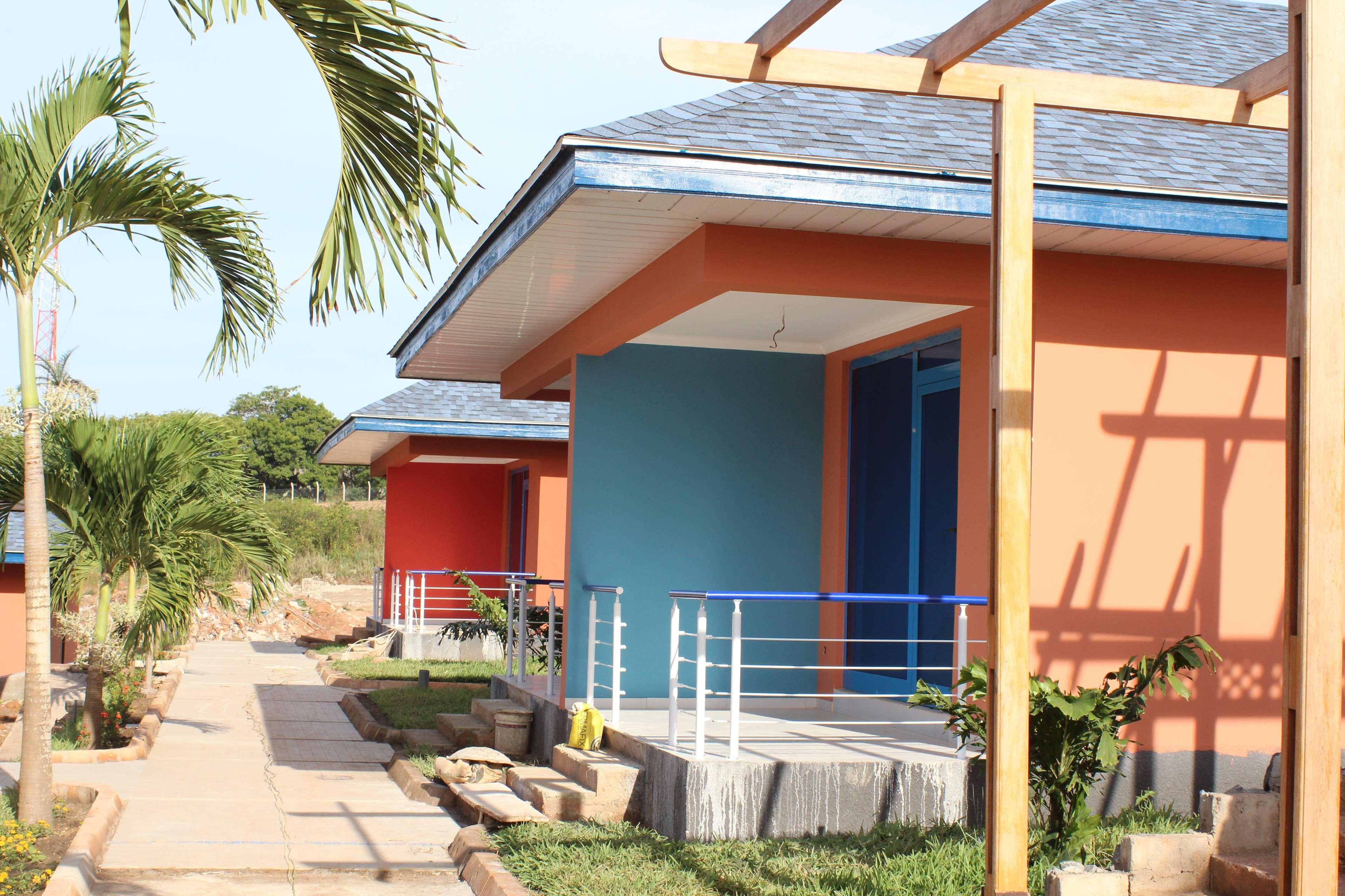 Bungalow Queen Size Bed