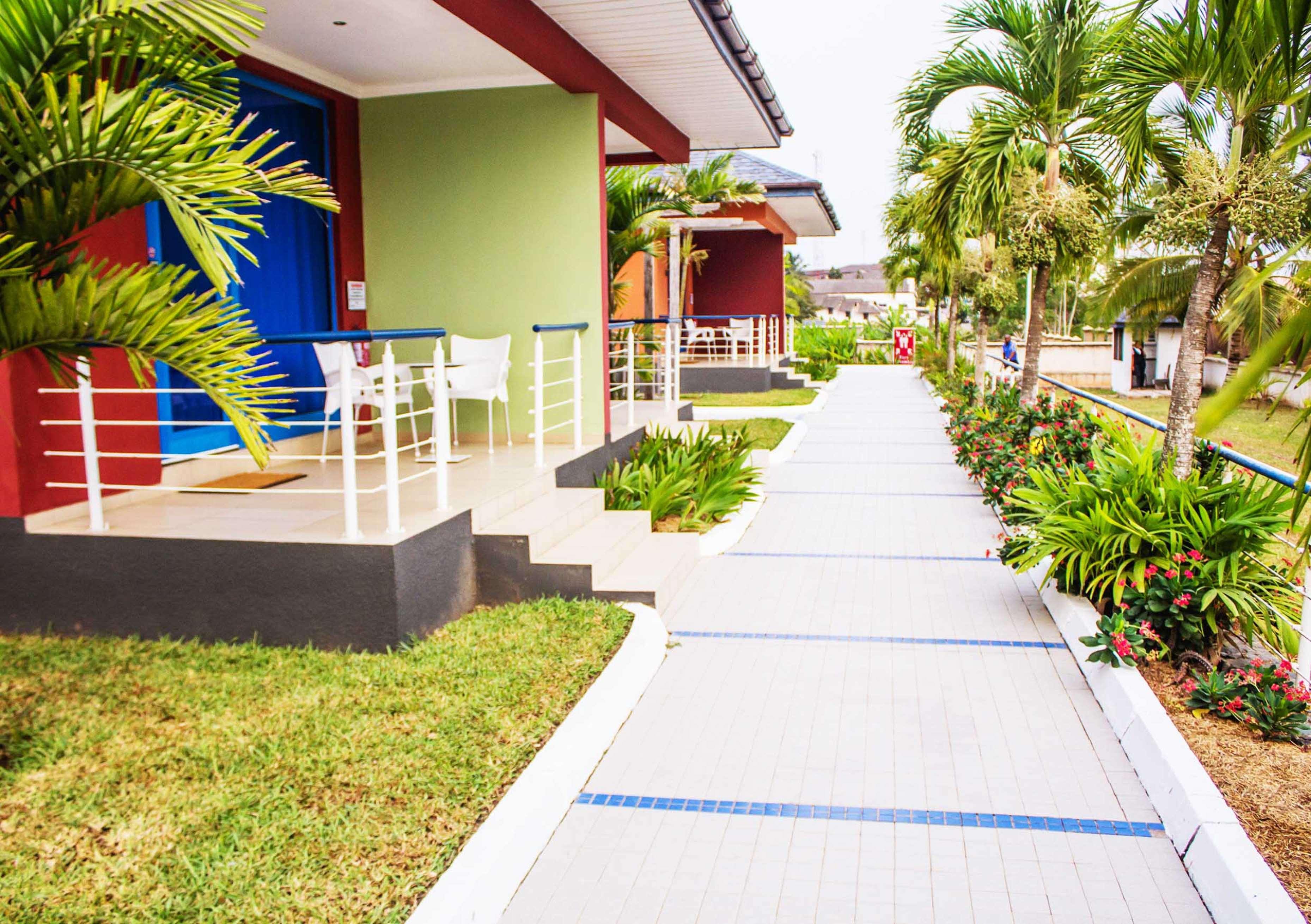 Bungalow Queen Bed Non Smoking