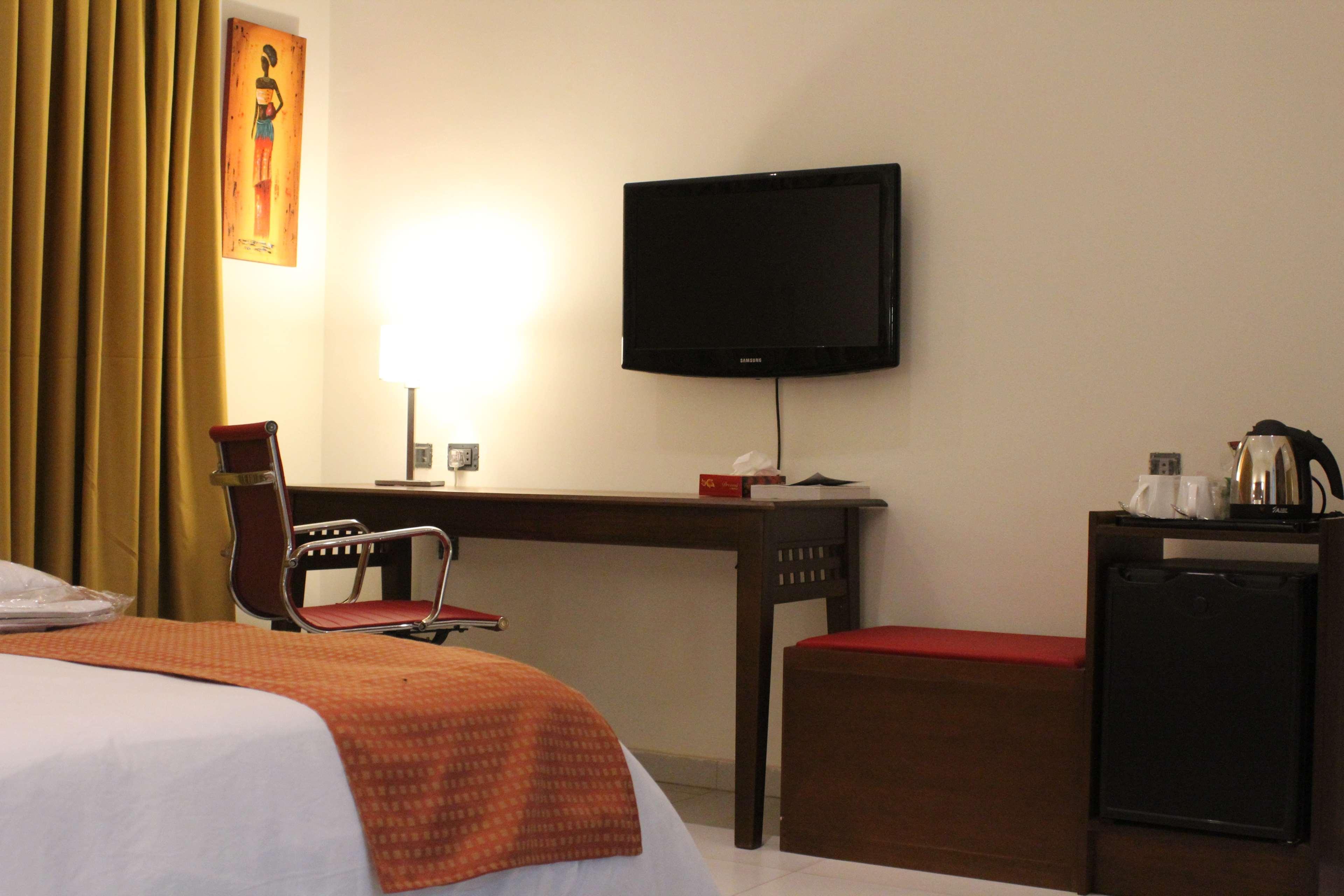 Bungalow Queen Bed Non Smoking