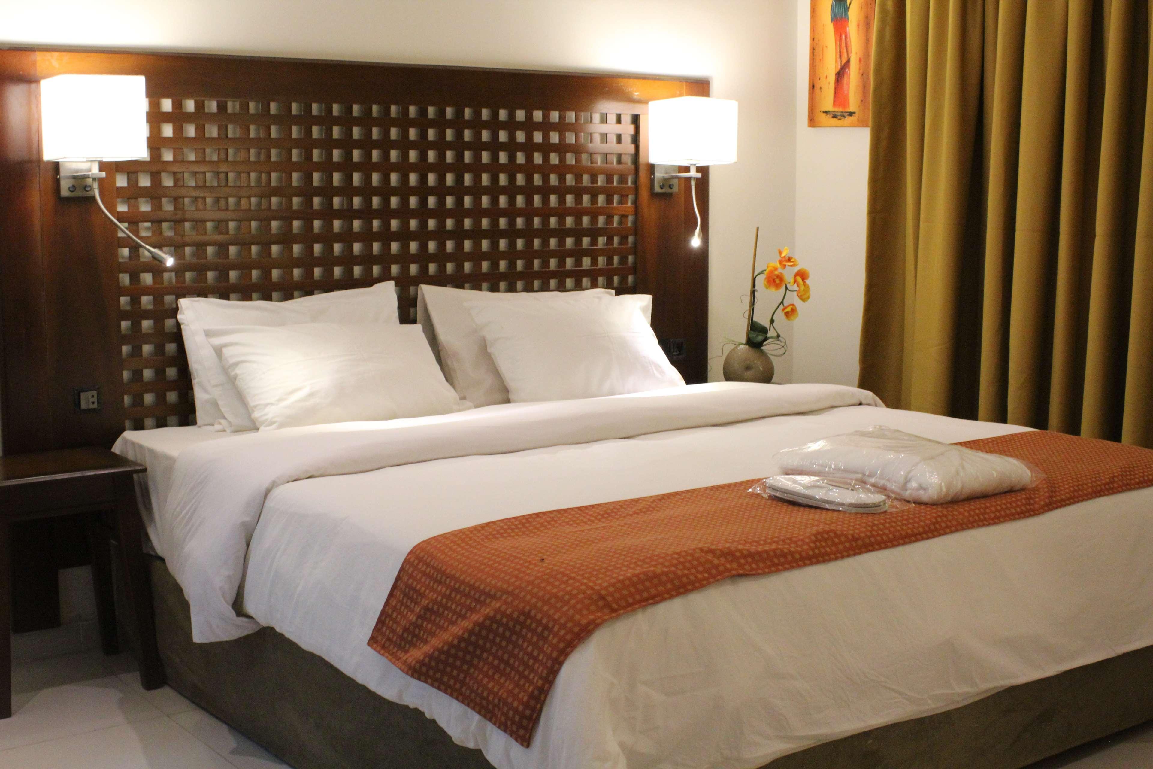 Bungalow Queen Bed Non Smoking