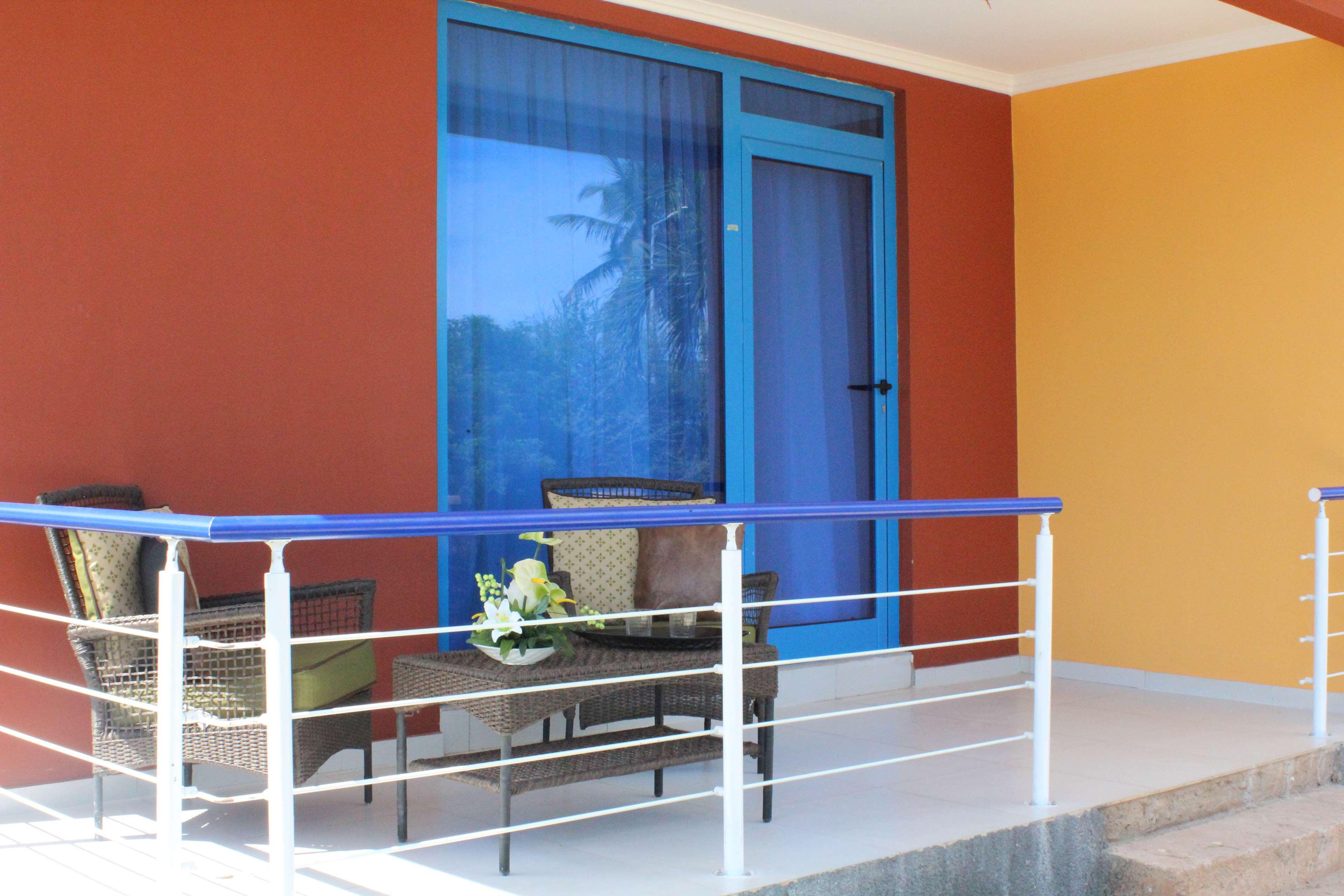 Bungalow Queen Bed Non Smoking