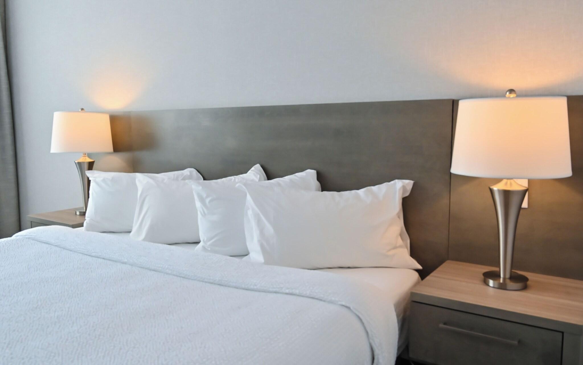 Double Executive Queen Bed