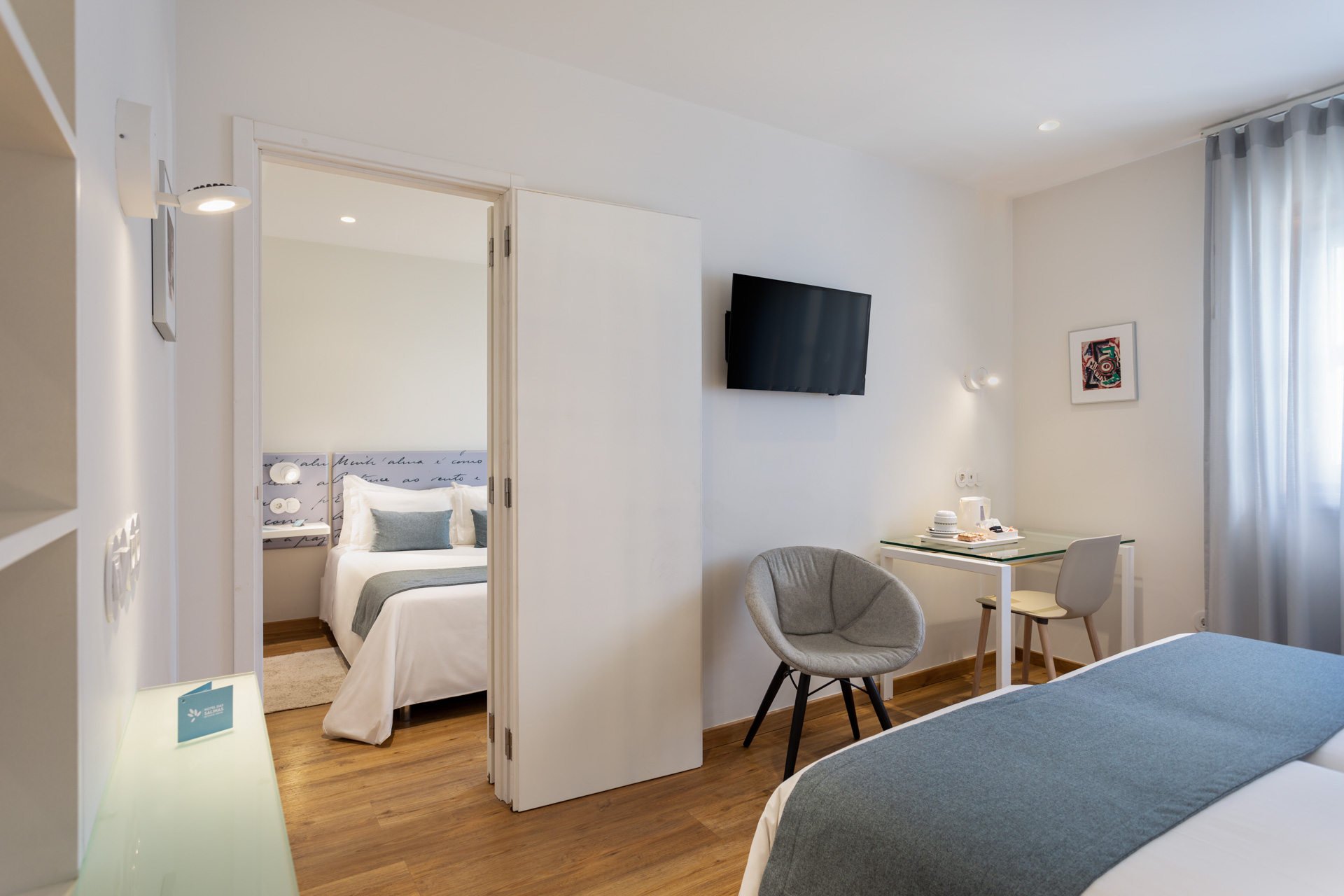 Room Connecting Room