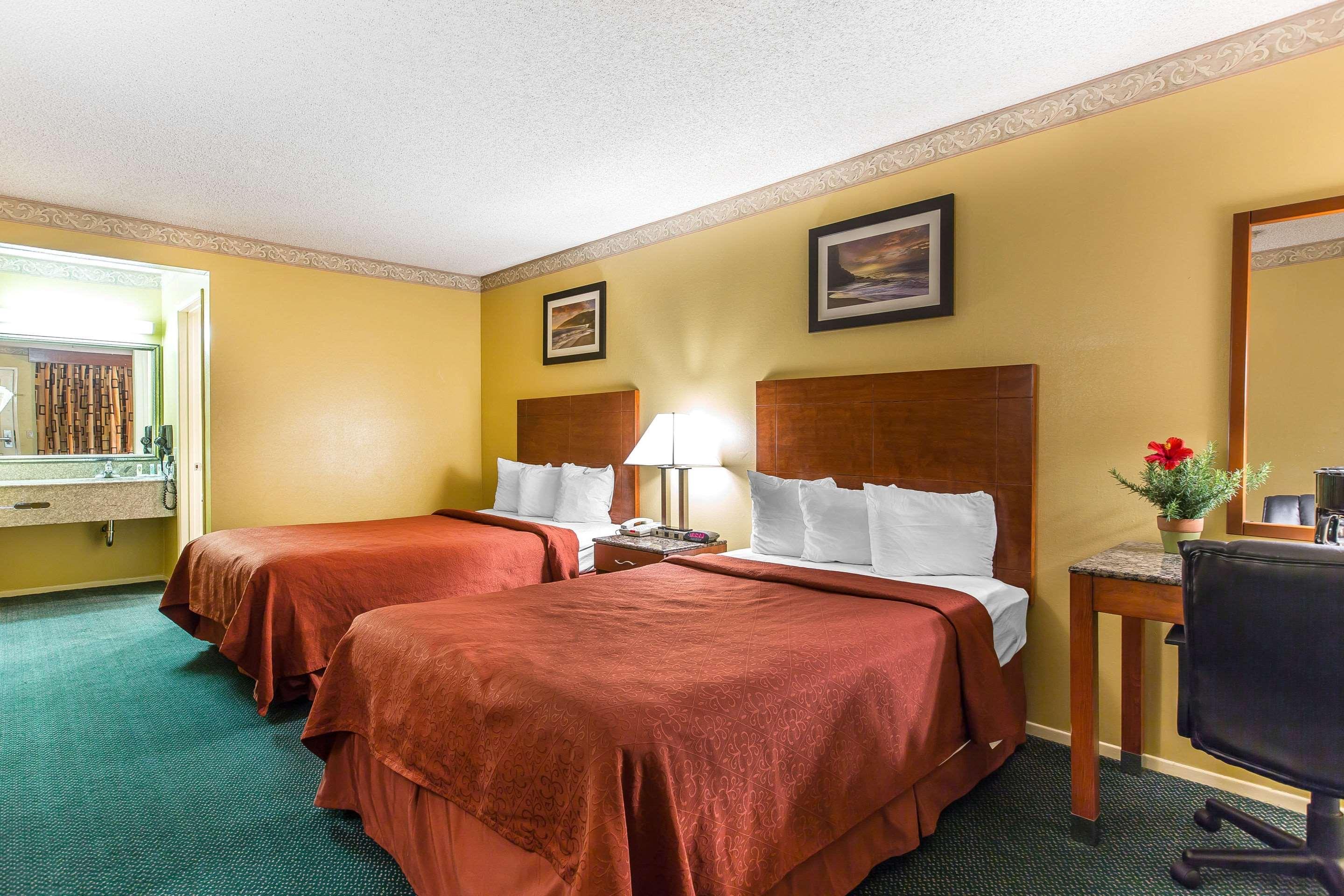 Quadruple Two Double Beds Non Smoking