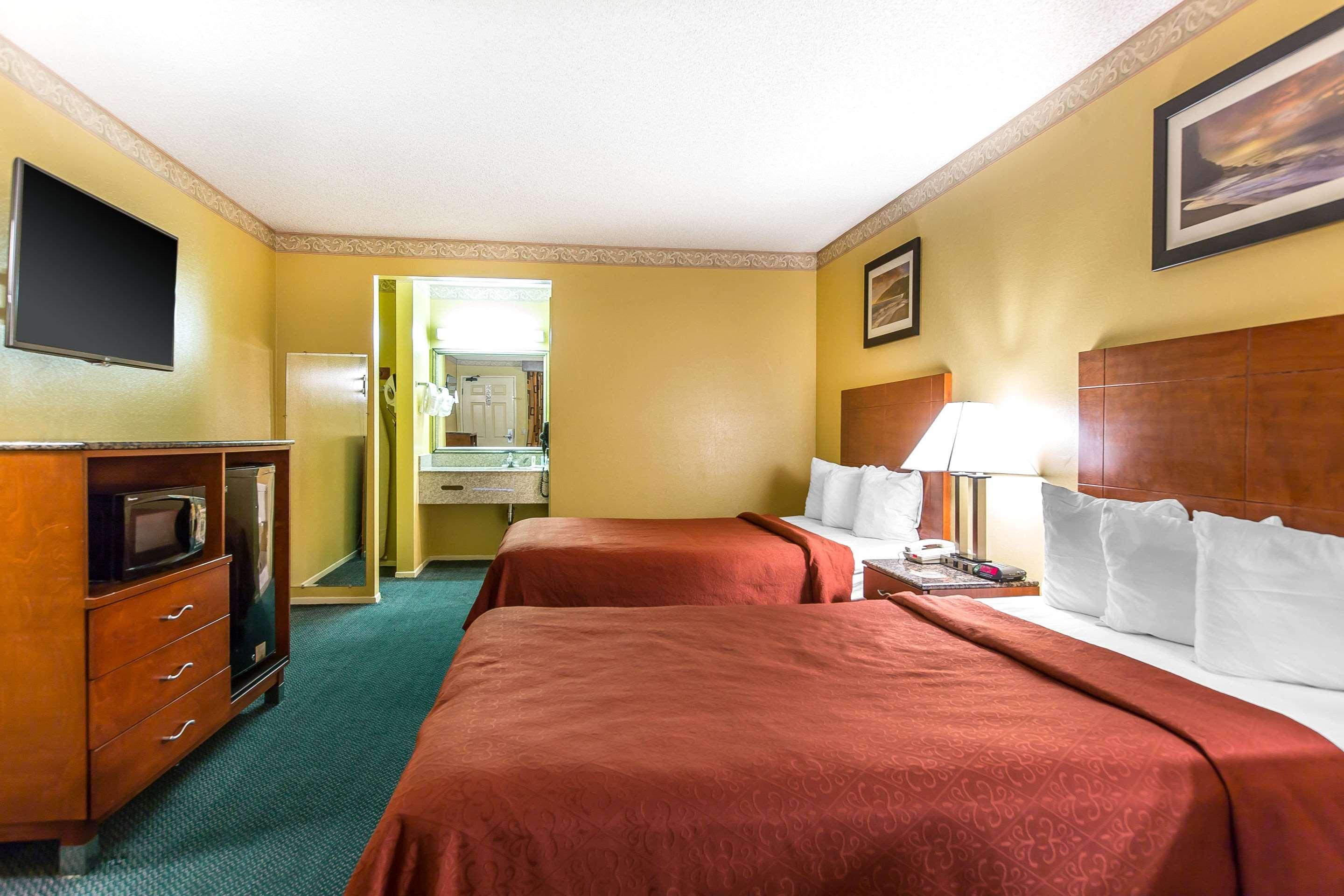 Quadruple Two Double Beds Non Smoking