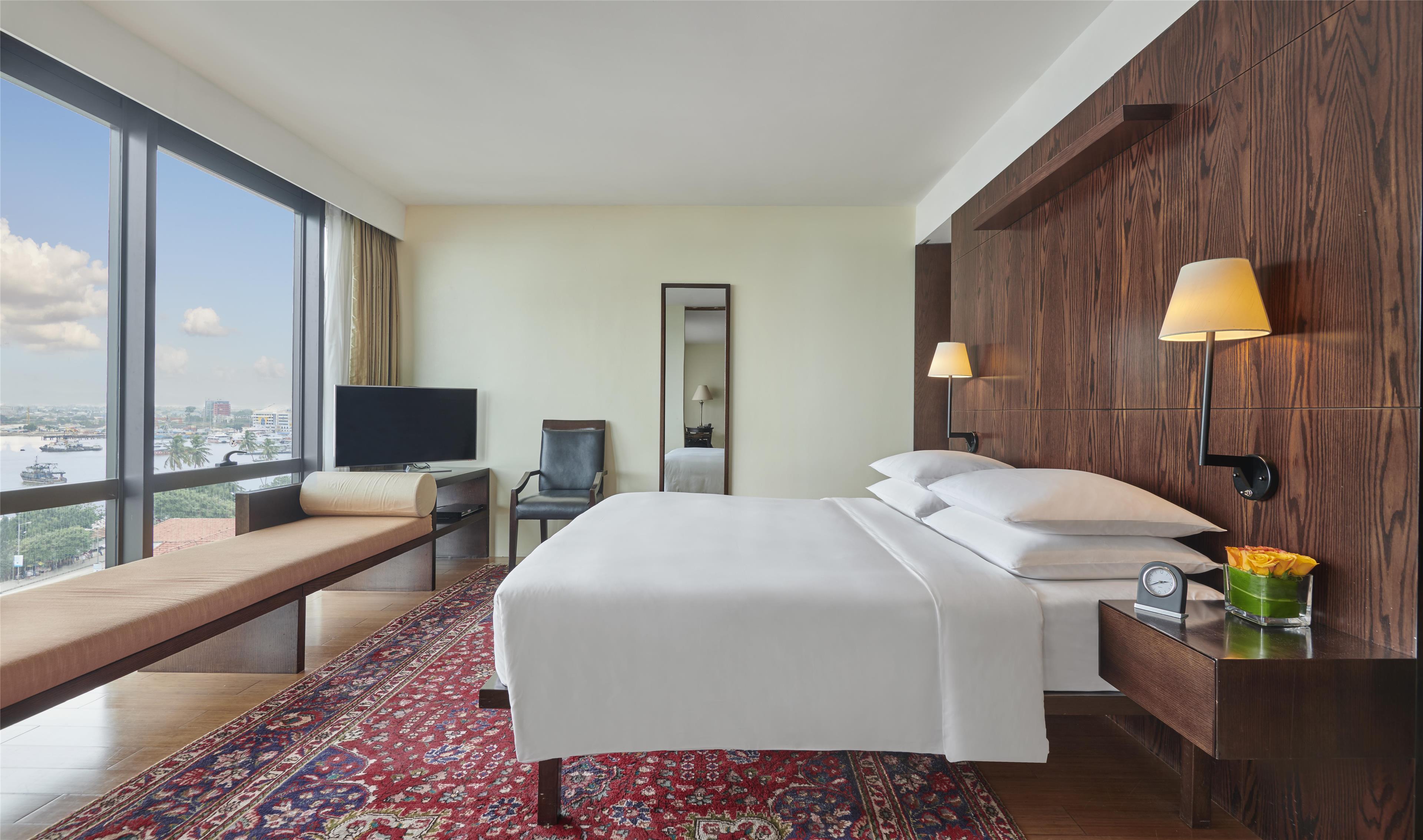 Double Club King Bed