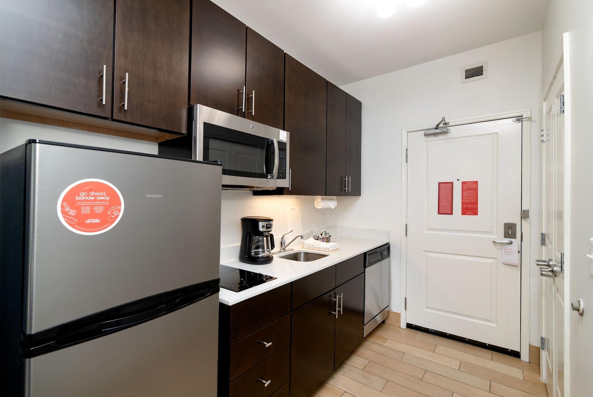 Studio King Size Bed