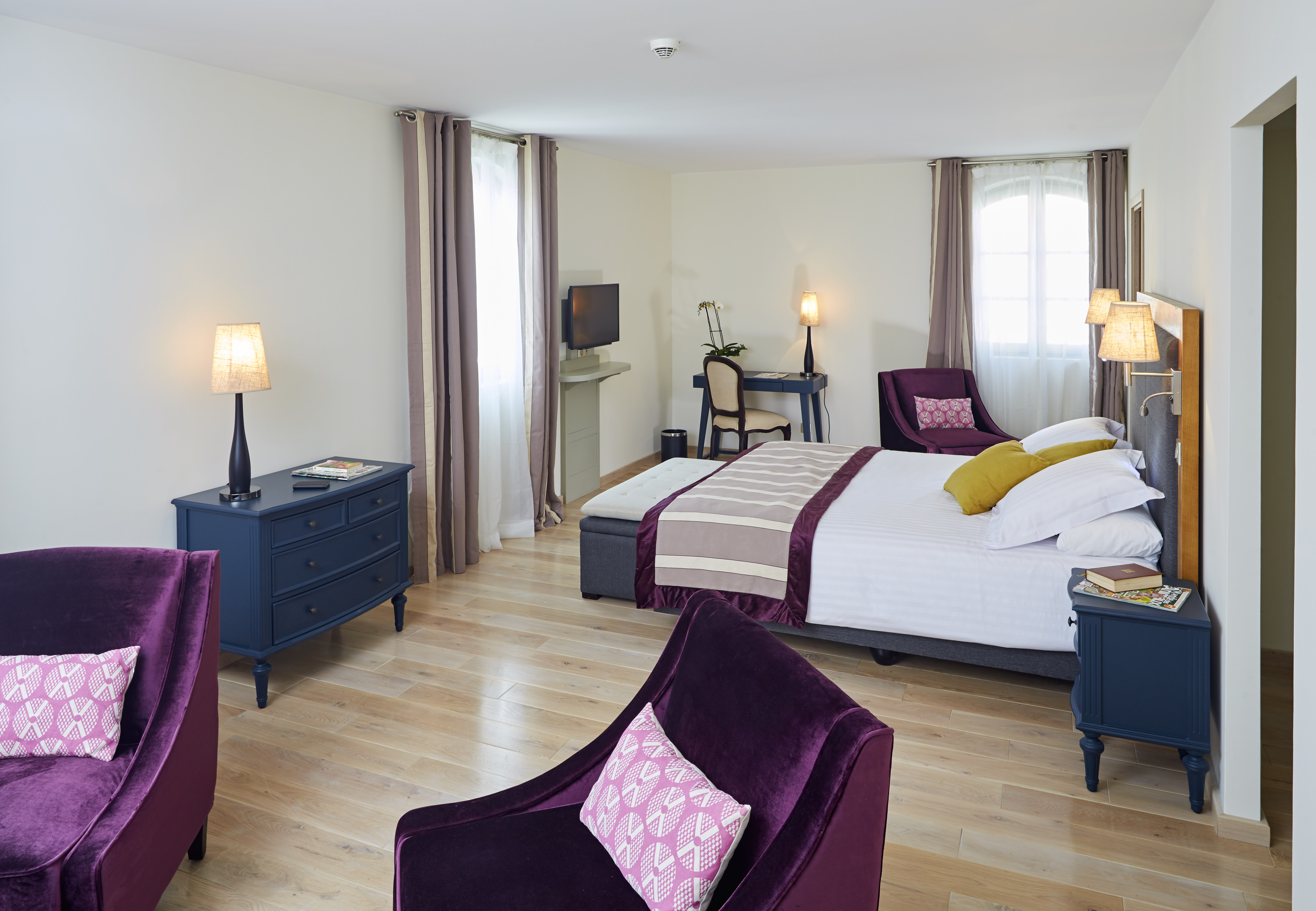 Double Deluxe Queen Bed