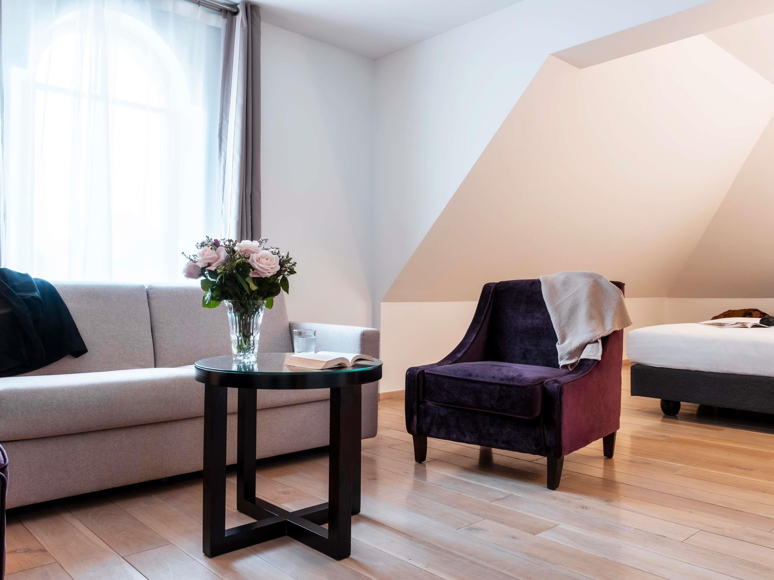 Double Queen Size Bed