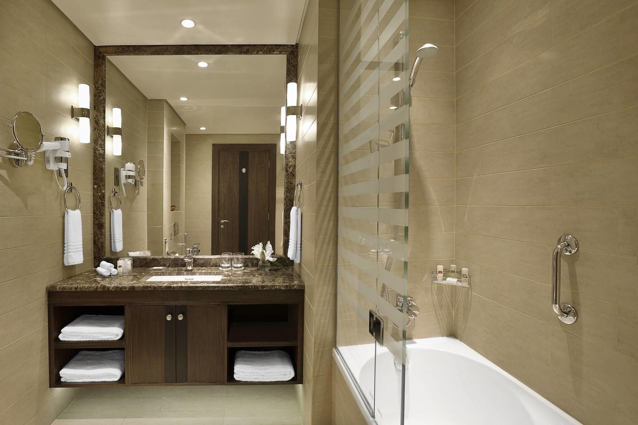 Studio King Size Bed