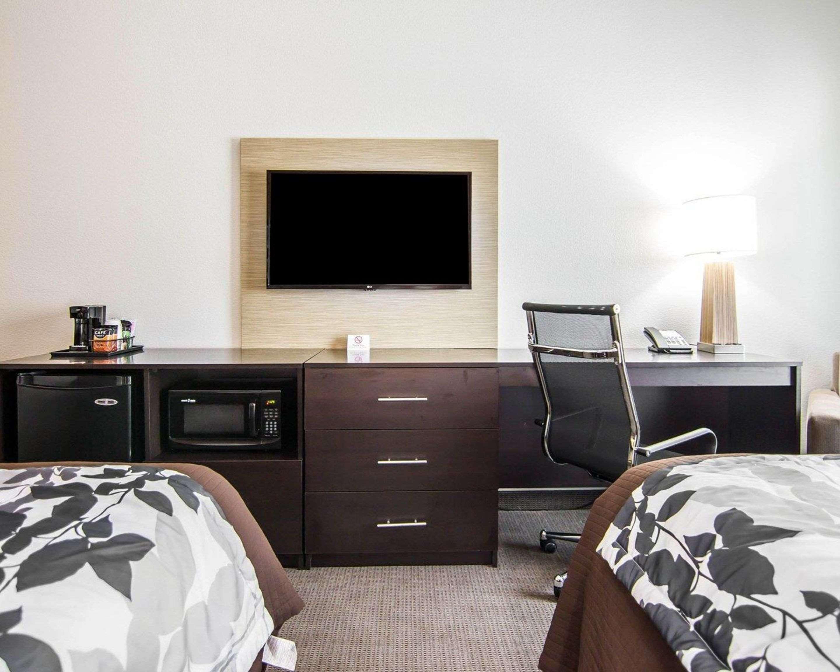 Double Two Queen Beds Non Smoking