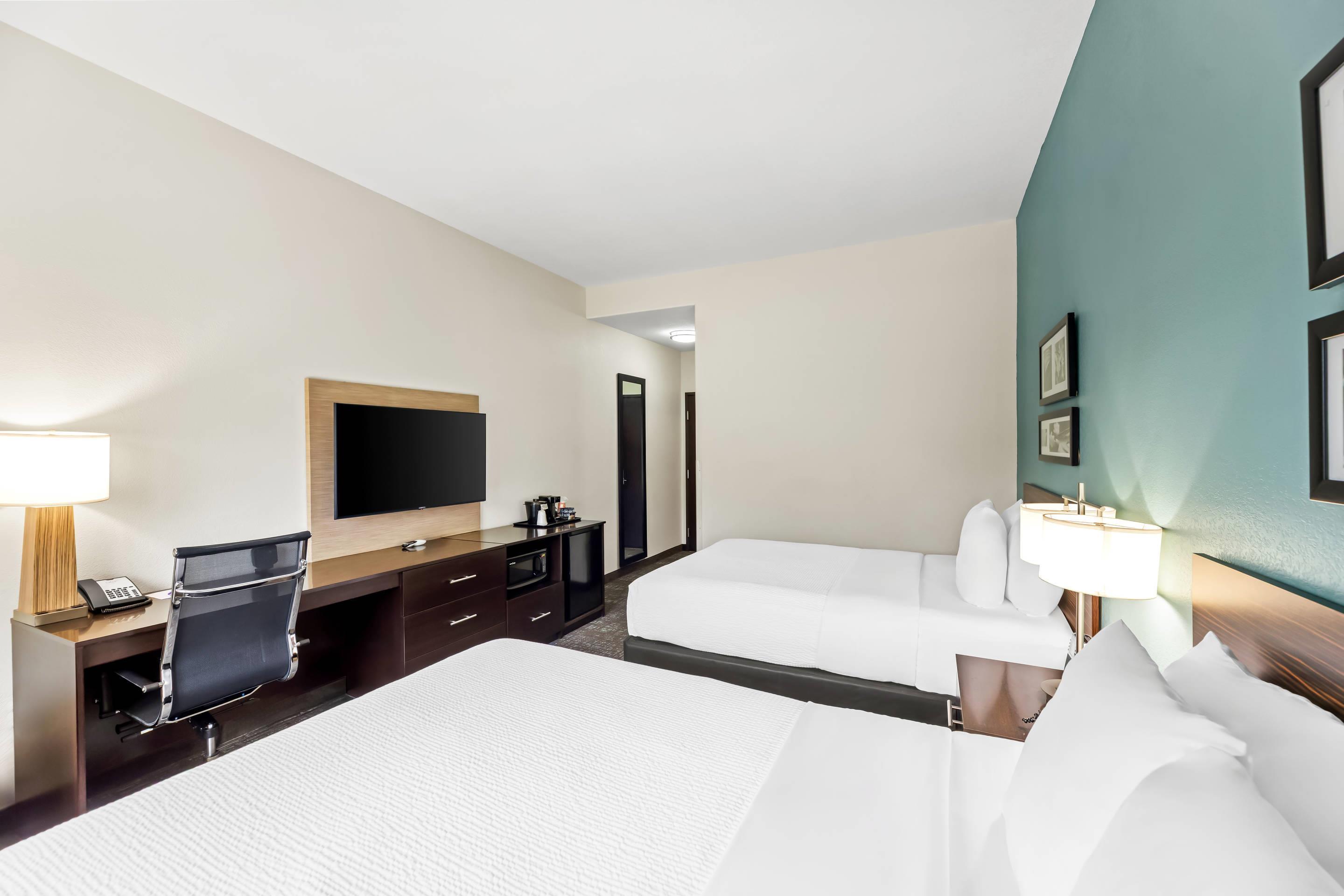 Double Two Queen Beds Non Smoking