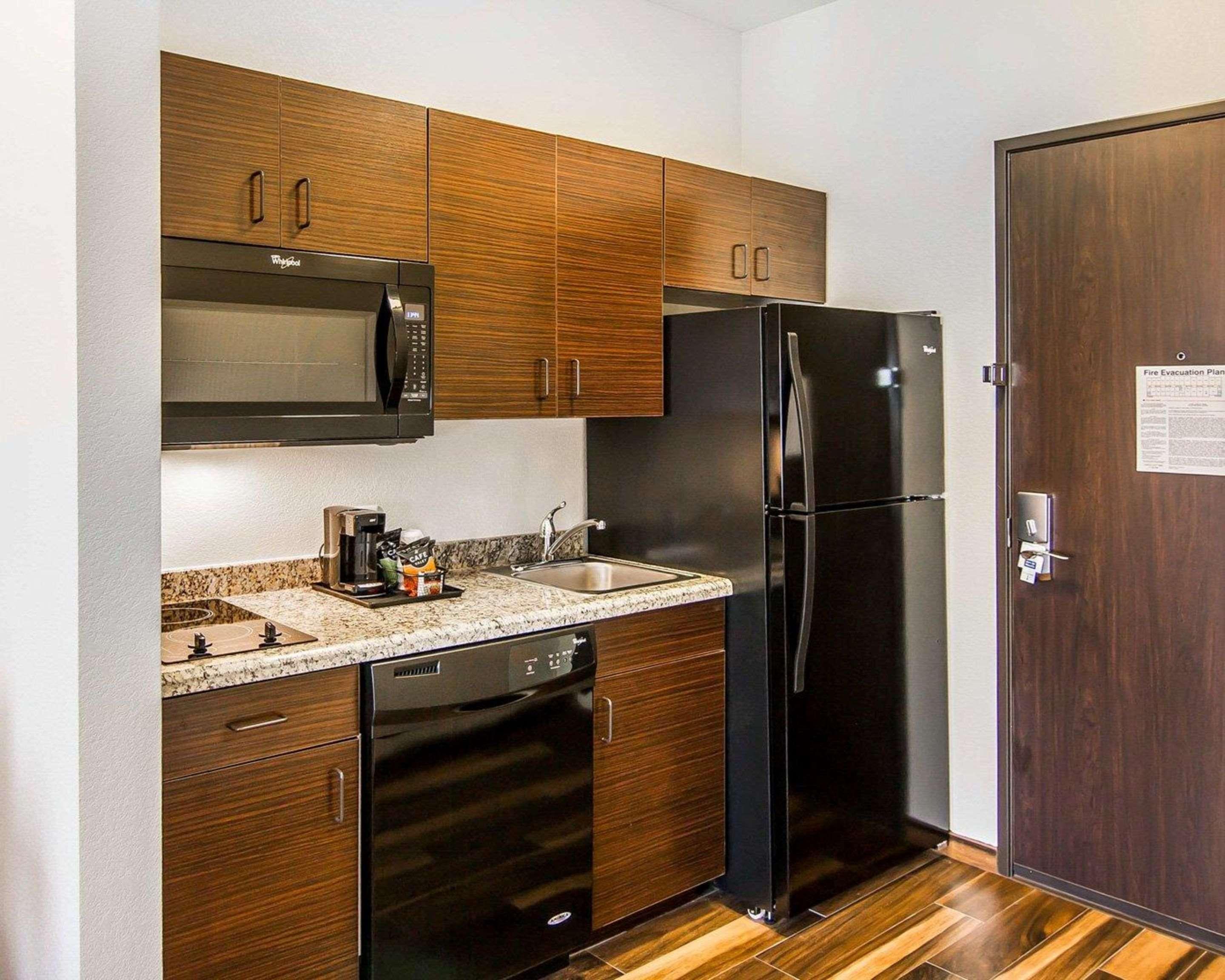 Suite Two Queen Beds Non Smoking