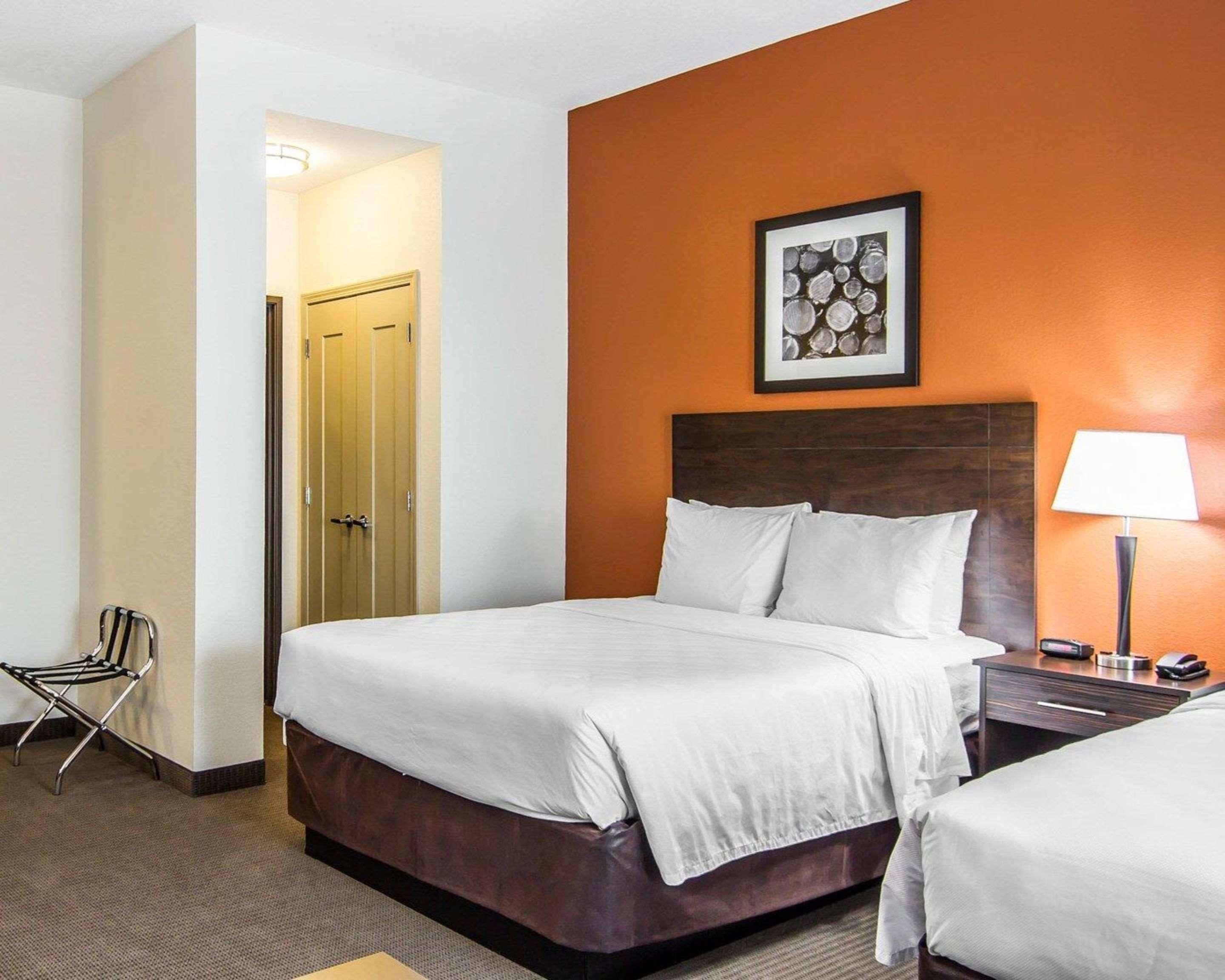 Suite Two Queen Beds