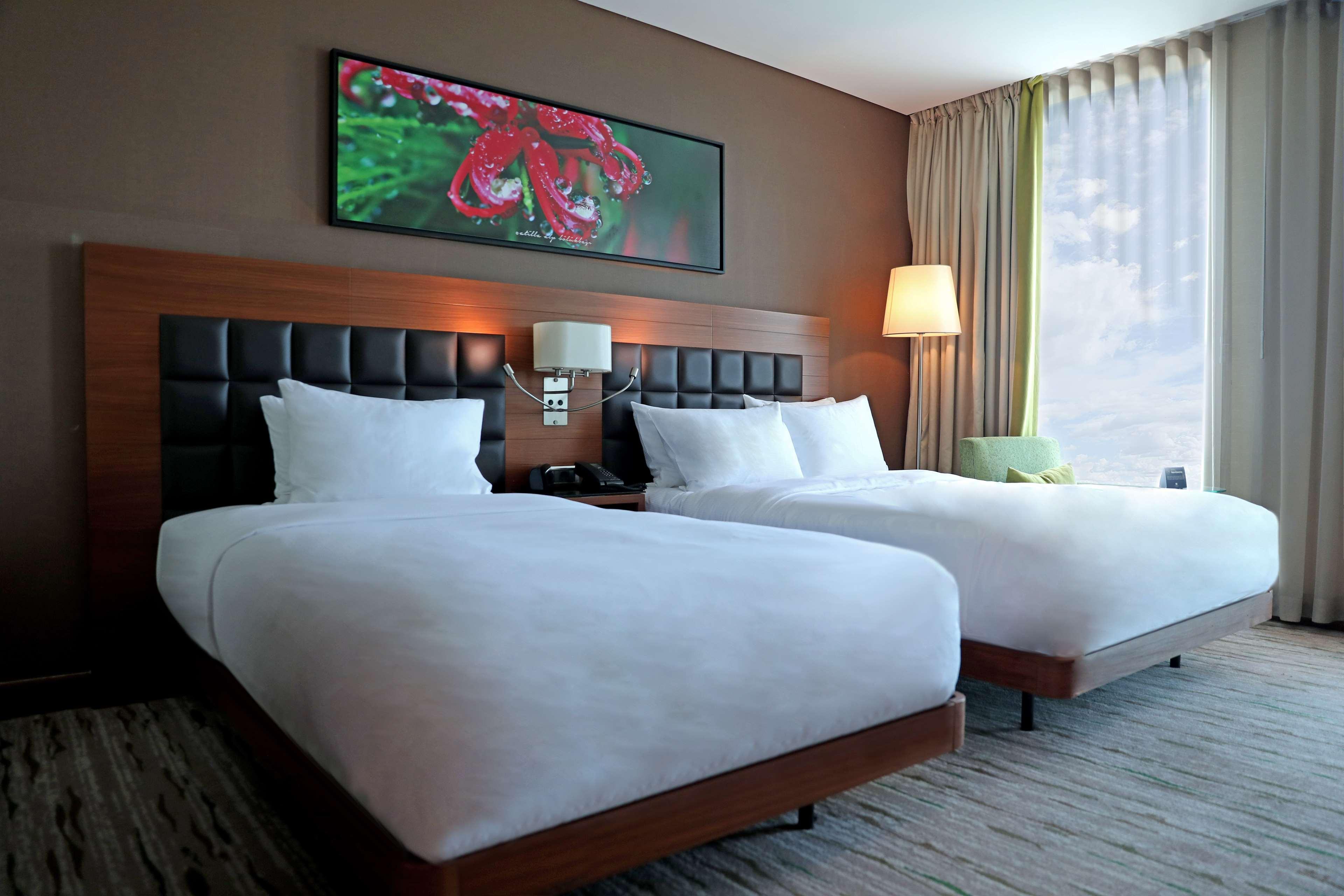 Room Connecting Room