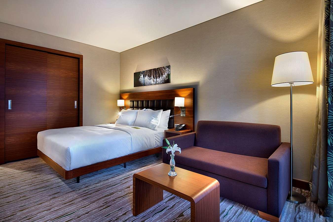 Double Guest Room Queen Bed