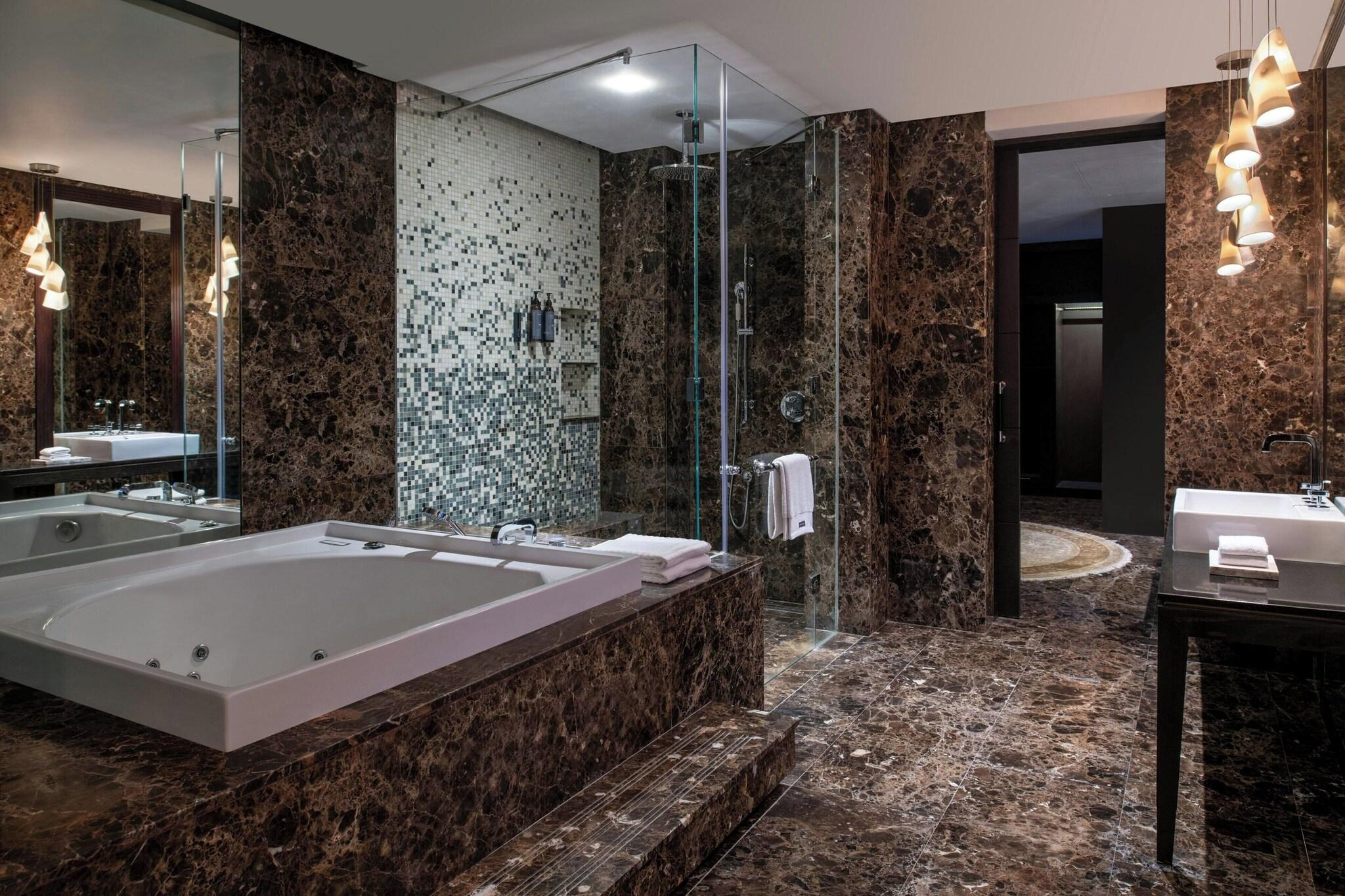 Suite Presidential with Views