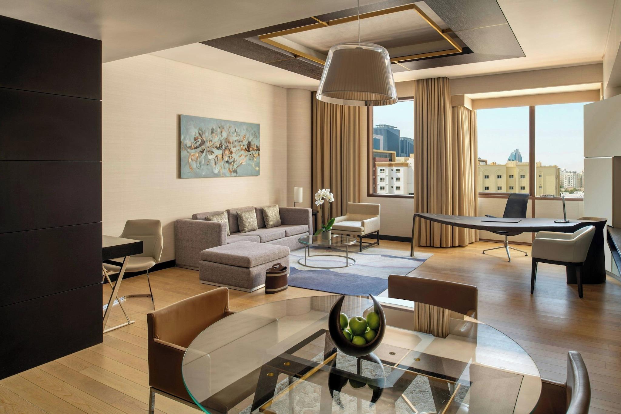 Suite King Bed Smoking