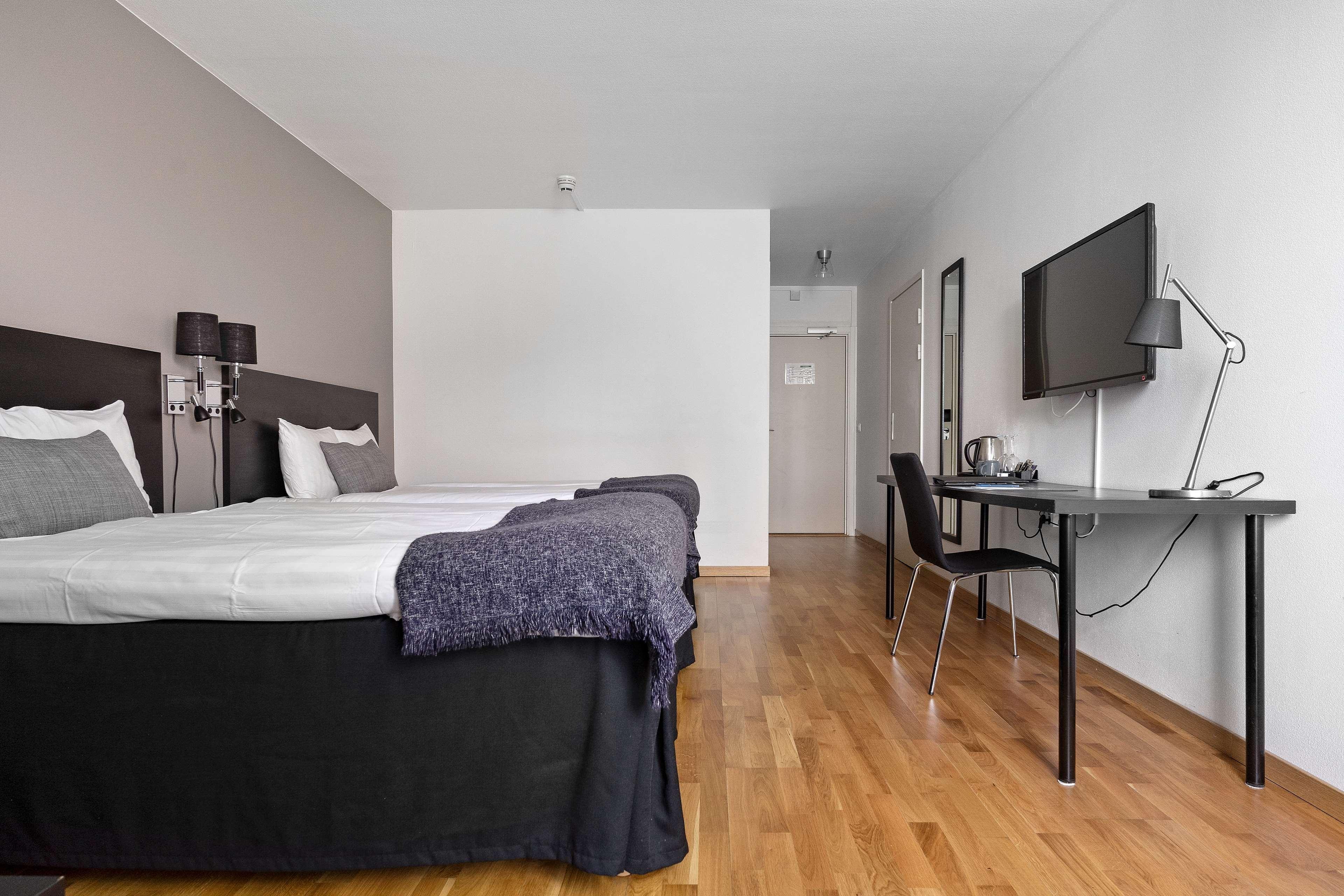 Double Queen Size Bed