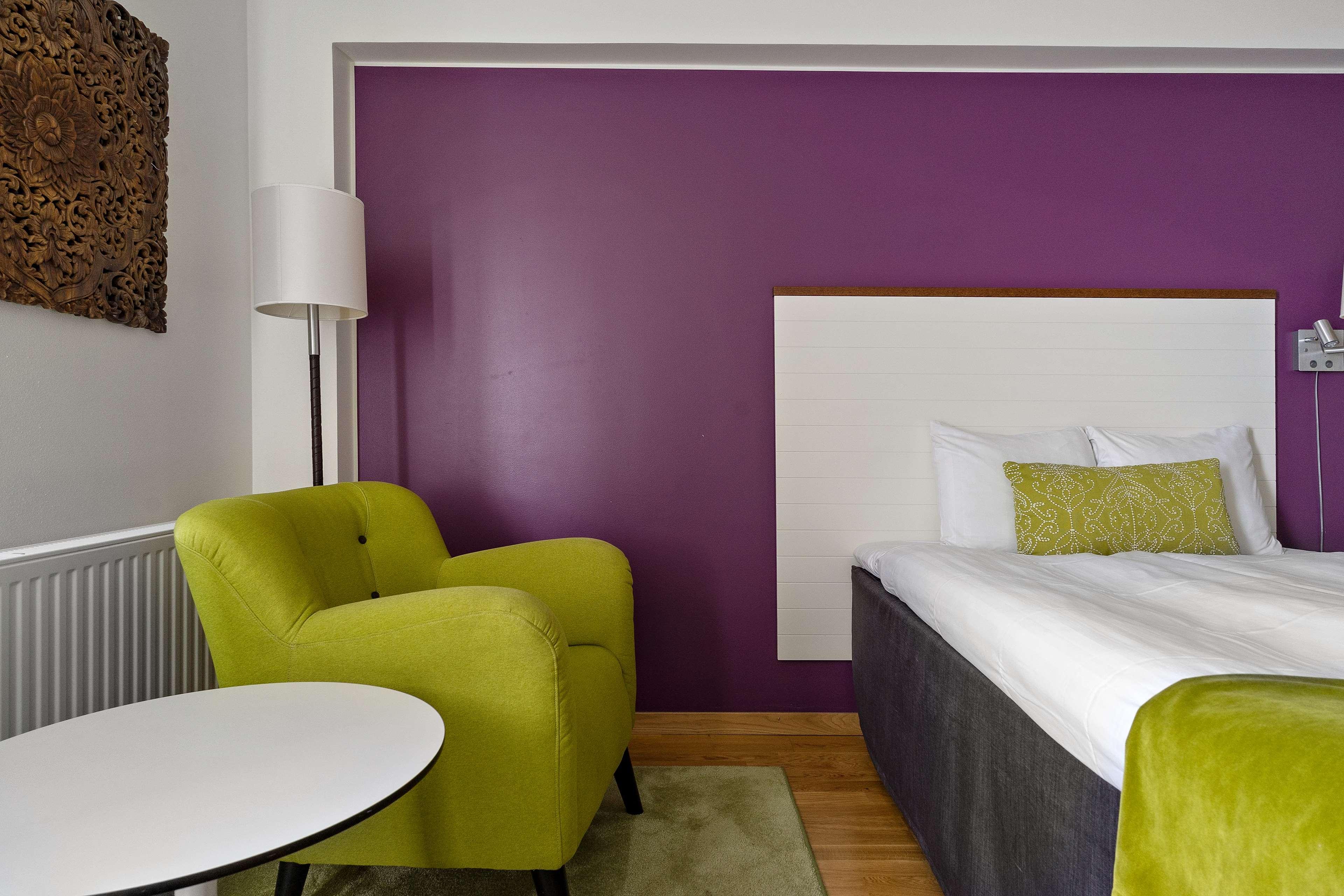 Double Deluxe Queen Bed