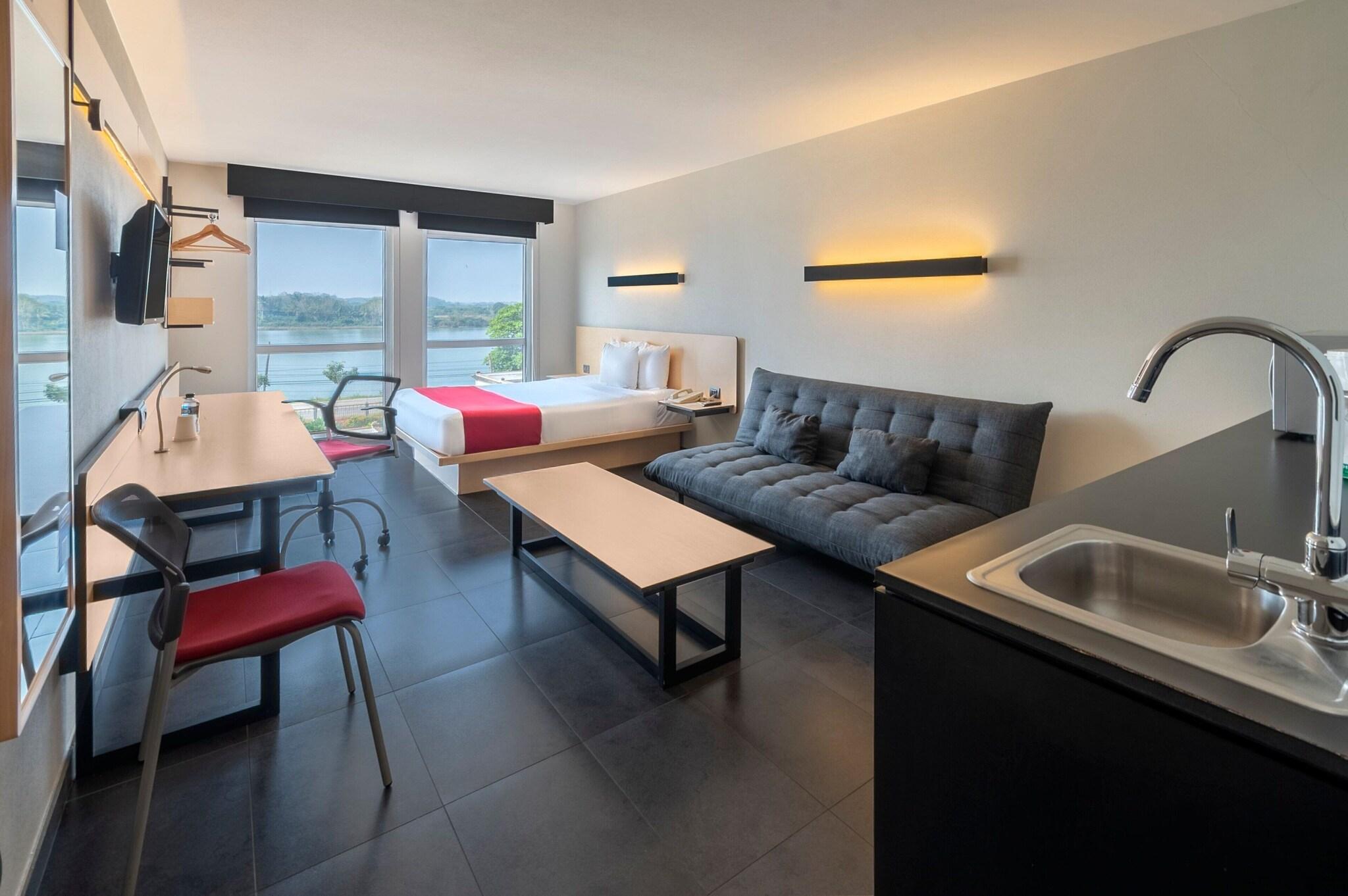 Double Superior Queen Bed