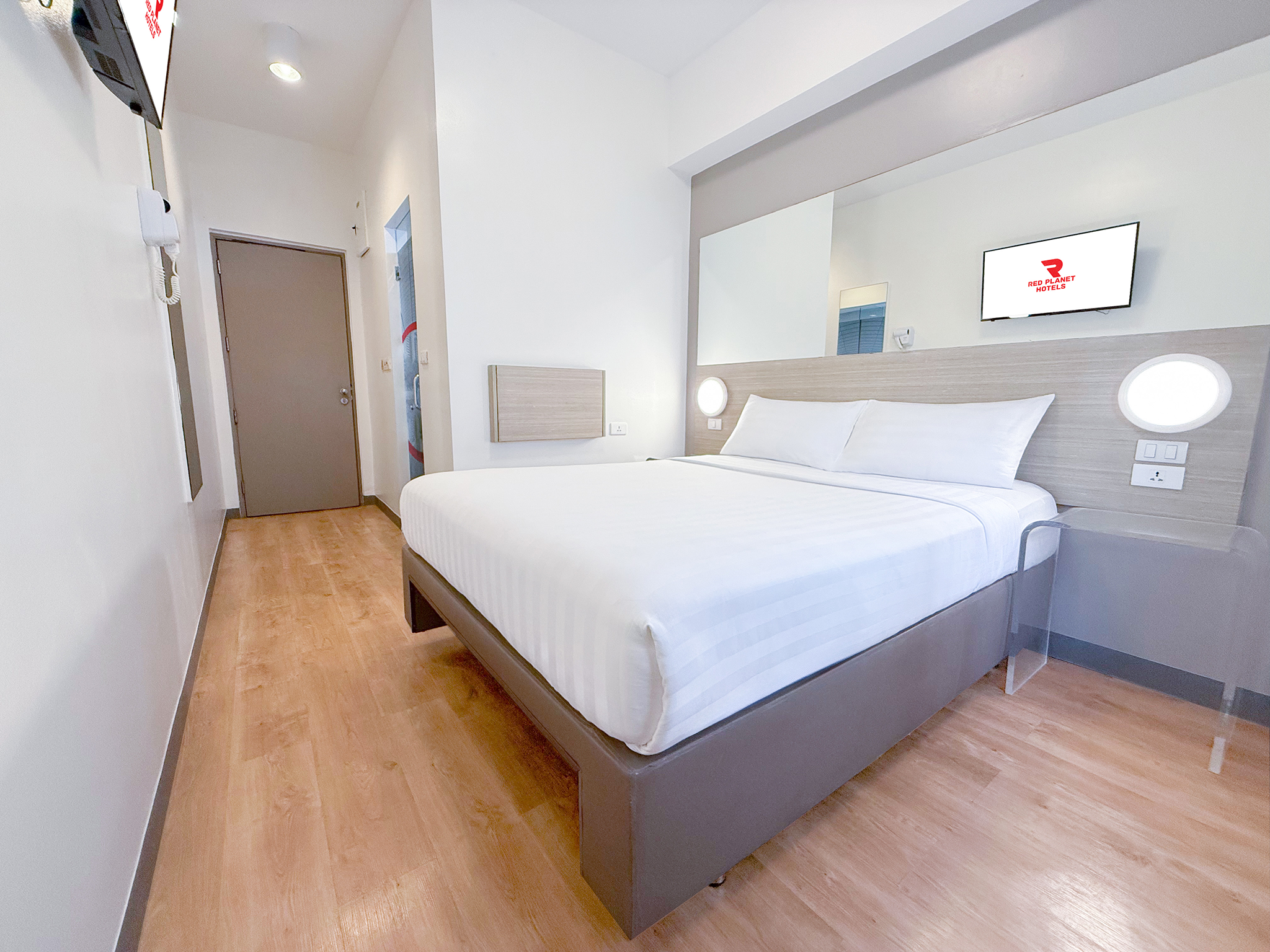 Double Queen Size Bed