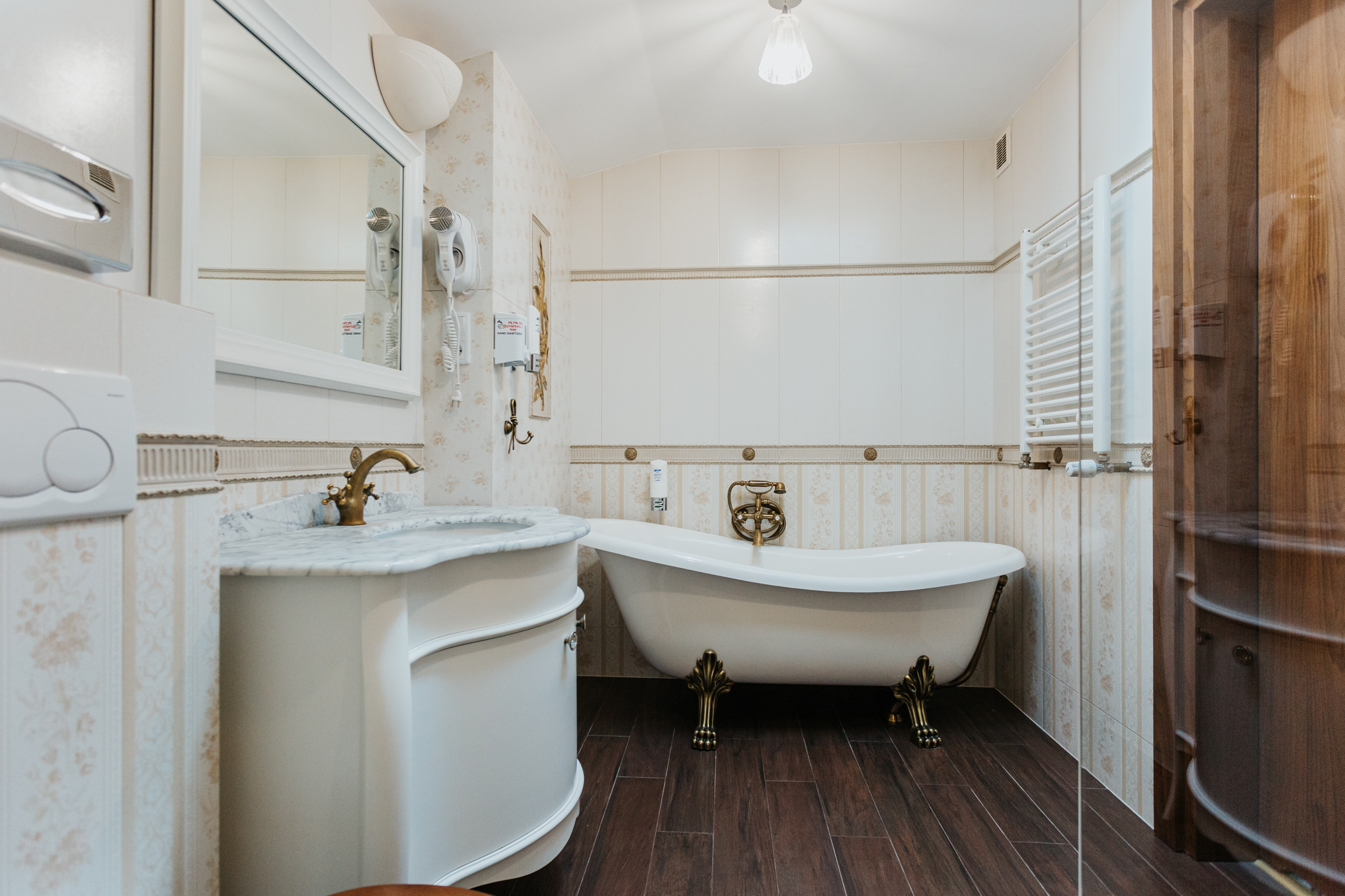 Double Single Economy