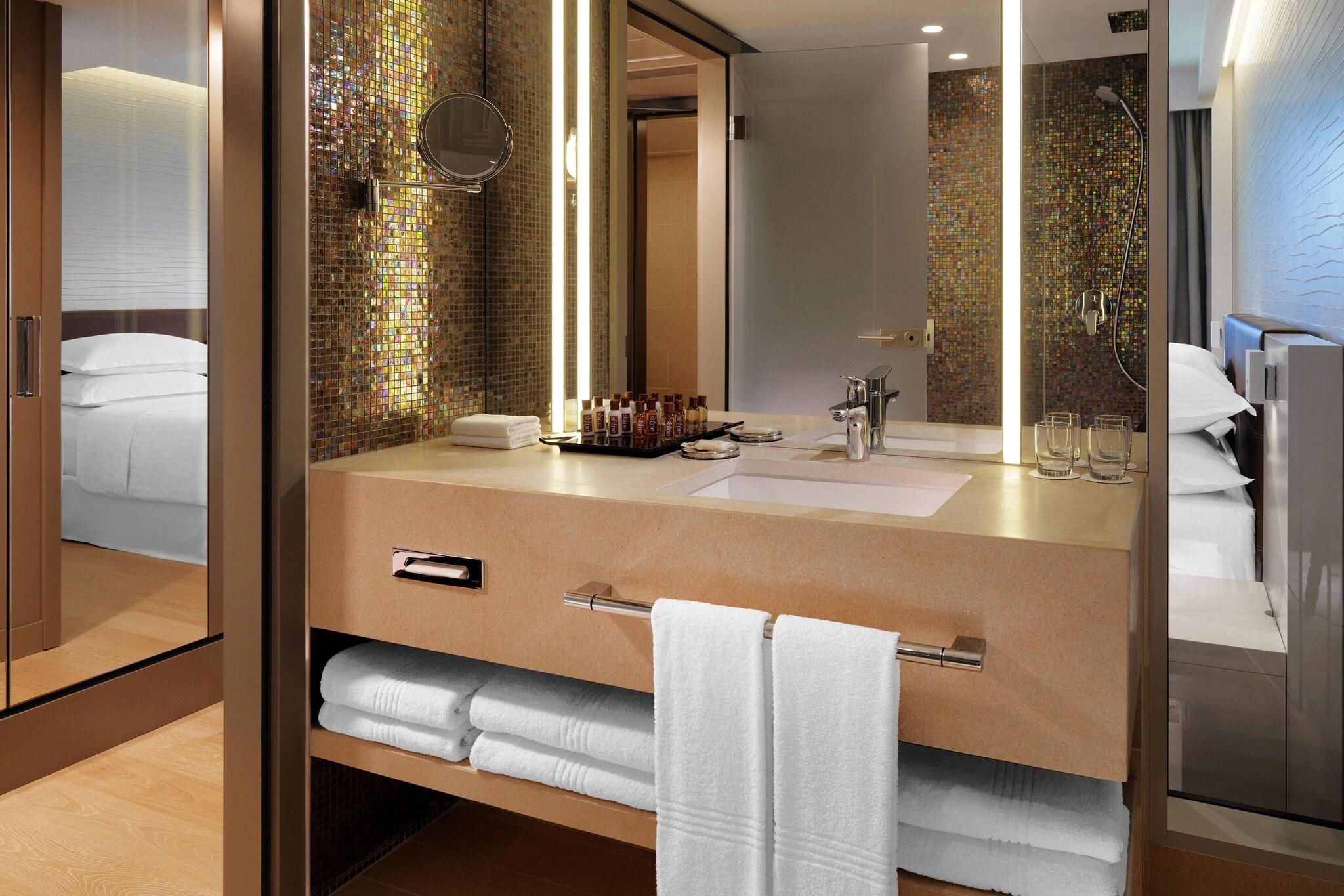 Twin Premium with Views