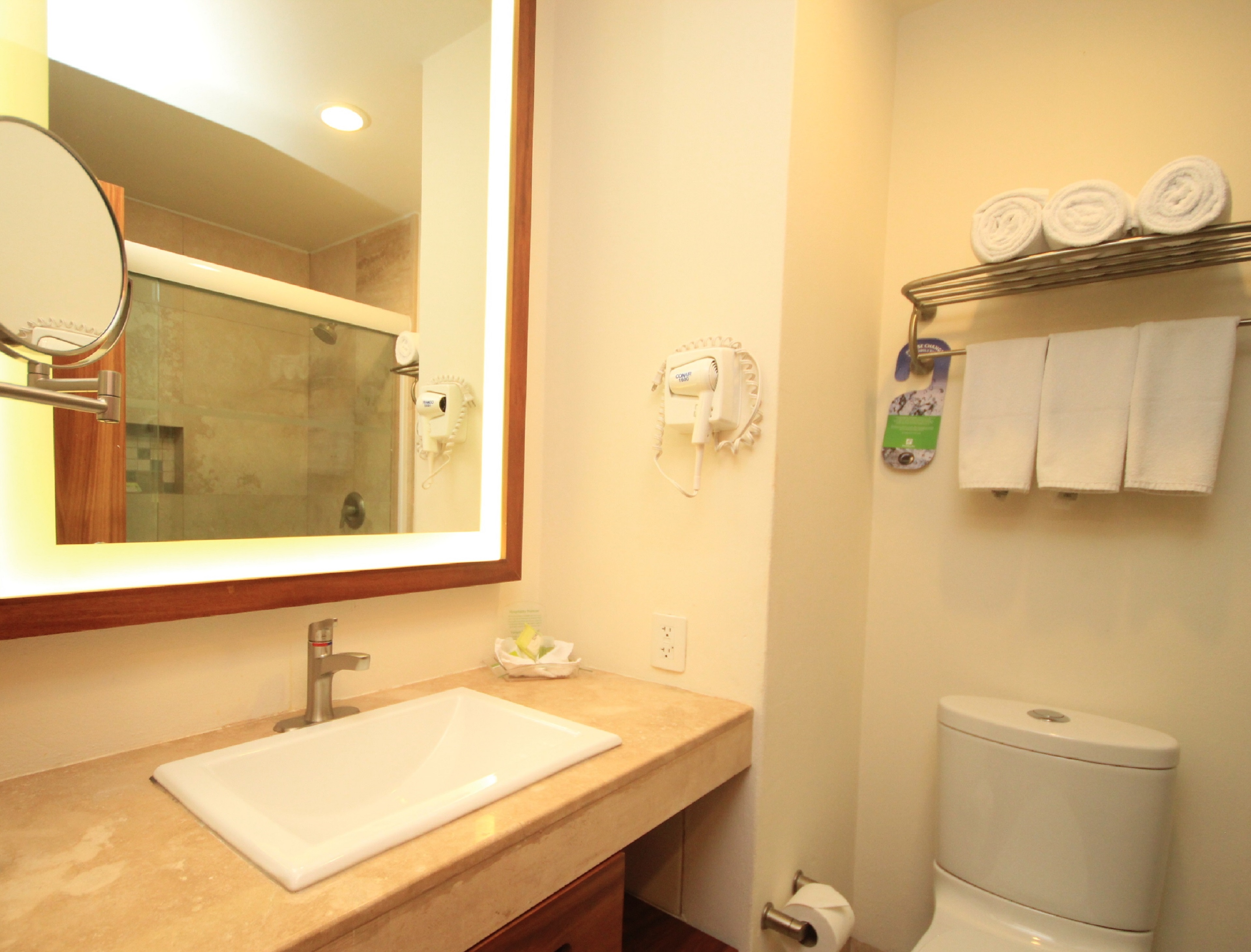 Suite King Size Bed