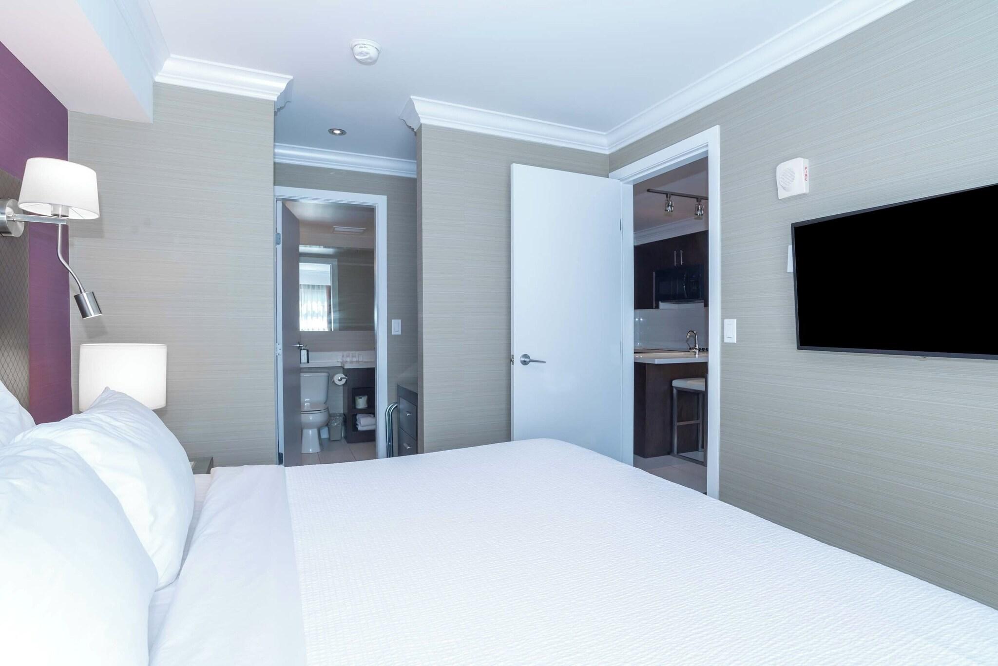 Suite with Kitchenette with Views