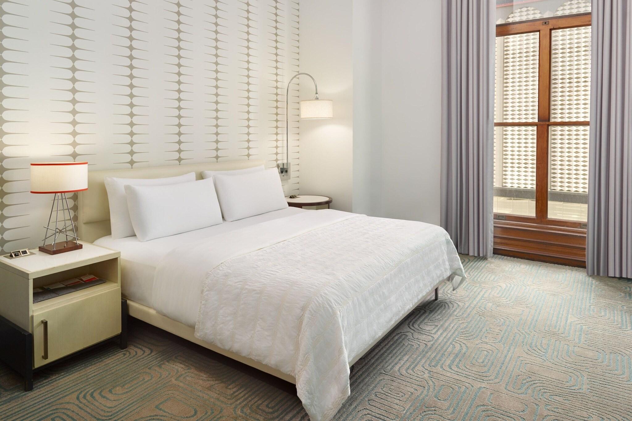 Double Deluxe King Bed