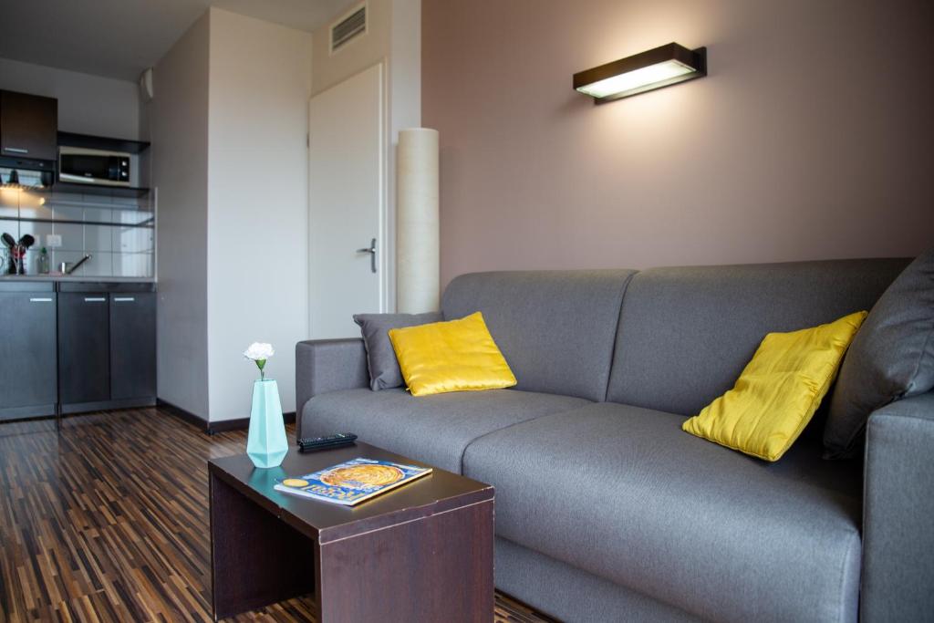 Apartment Capacity 4