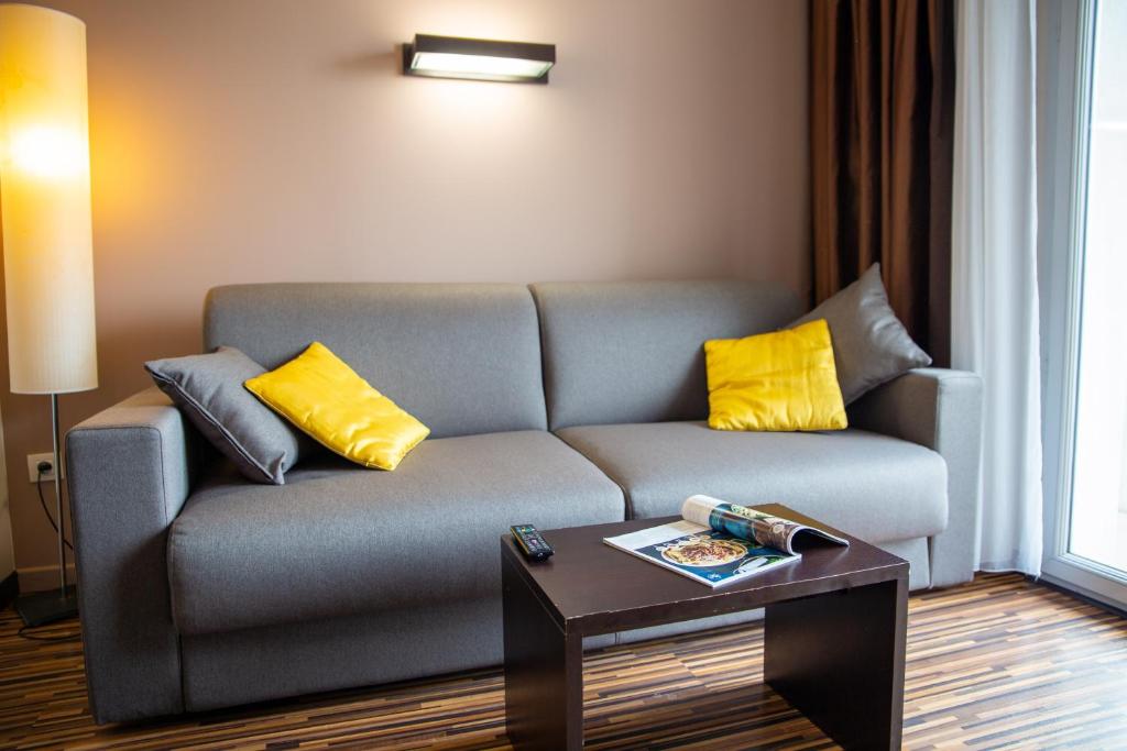 Apartment Capacity 4