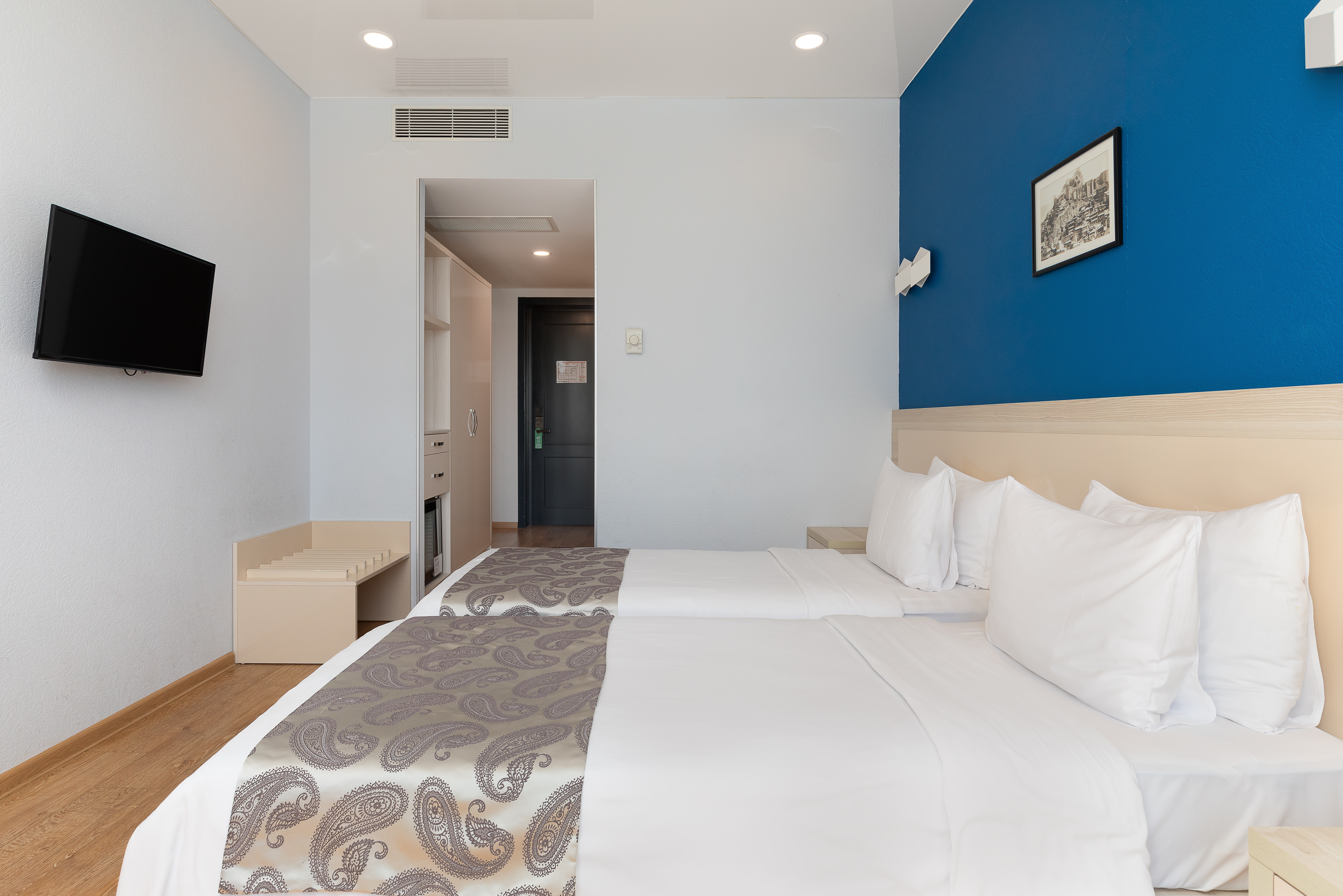 Family Room Connecting Room